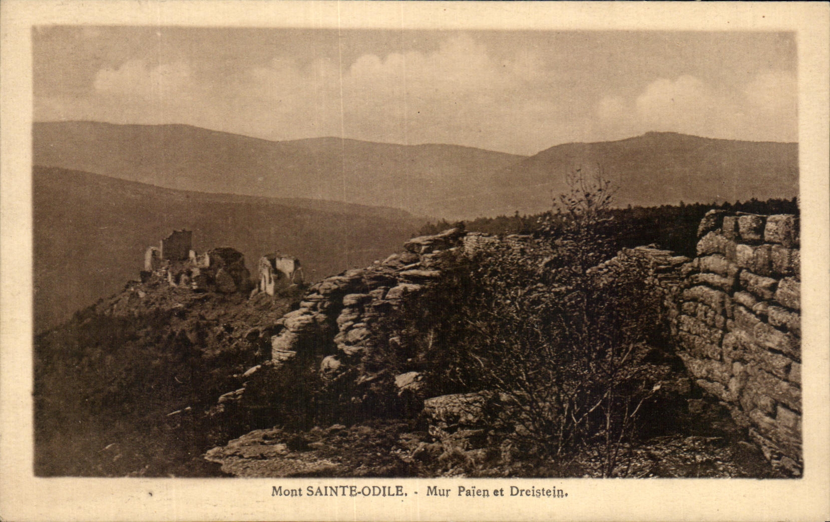 Montaje co de CPA Pared pagana y Dreistein de Odile