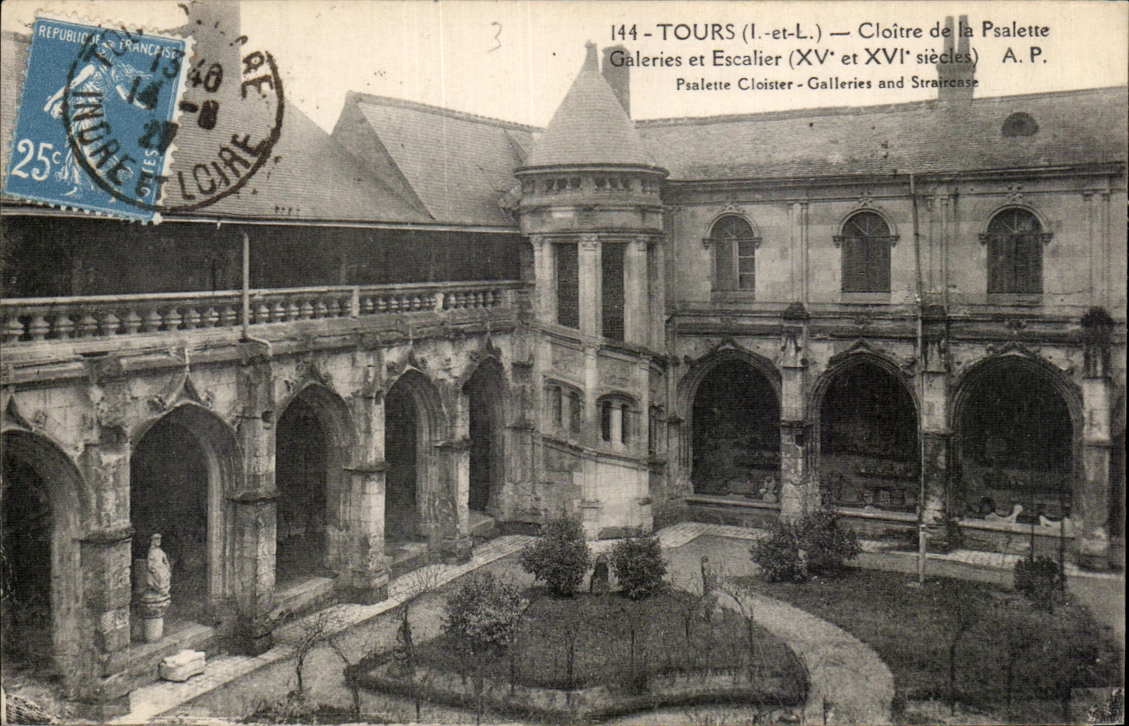 CPA Tours Cloitre de la Psalette Galeries et Escalier
