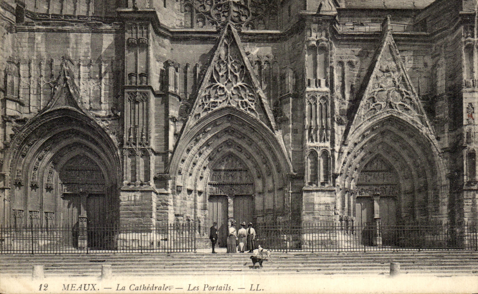 CPA Meaux the Cathedral Gates