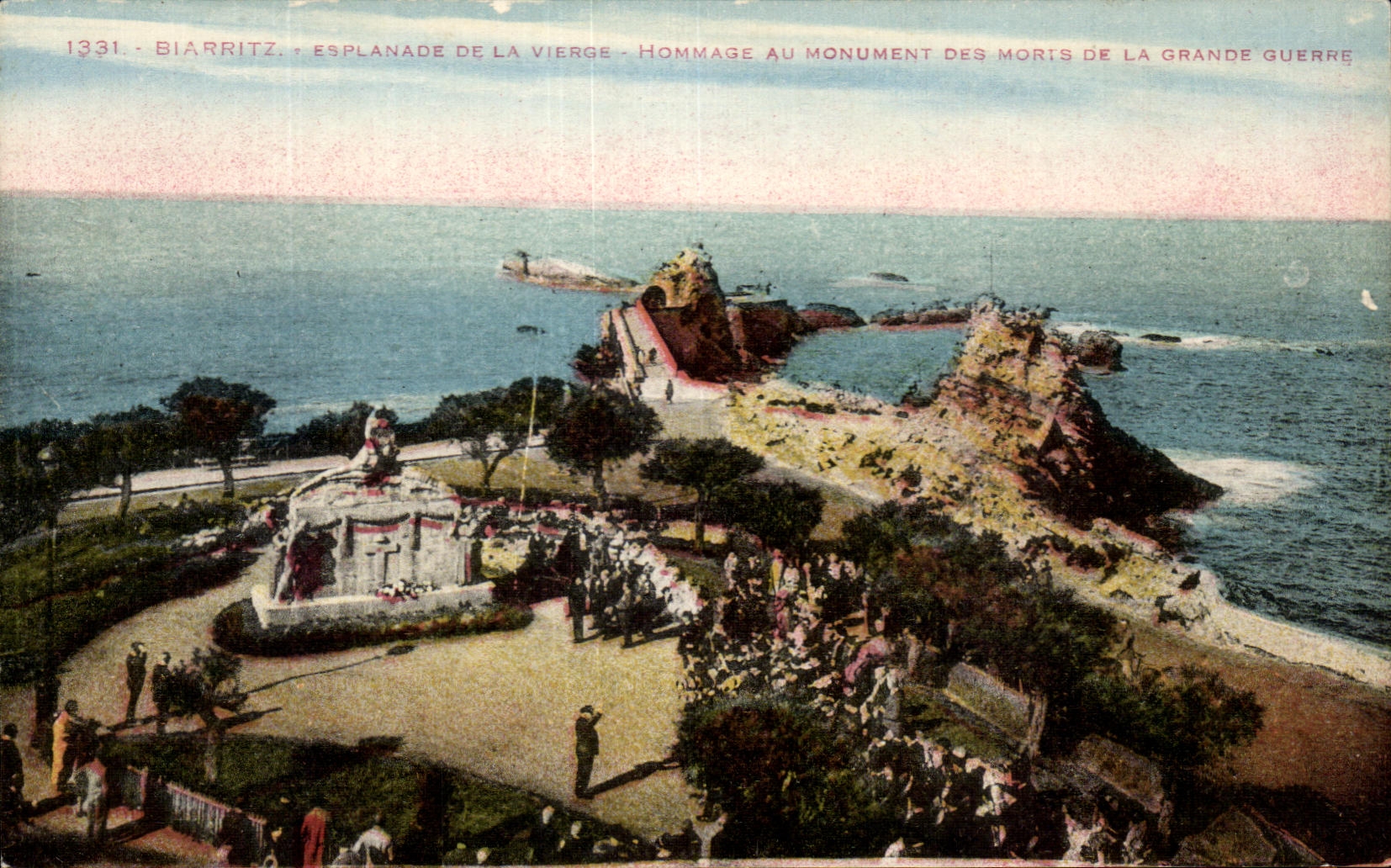 CPA Biarritz Esplanade De La Vierge Hommage Au Monument De la grande guerre Militaria 