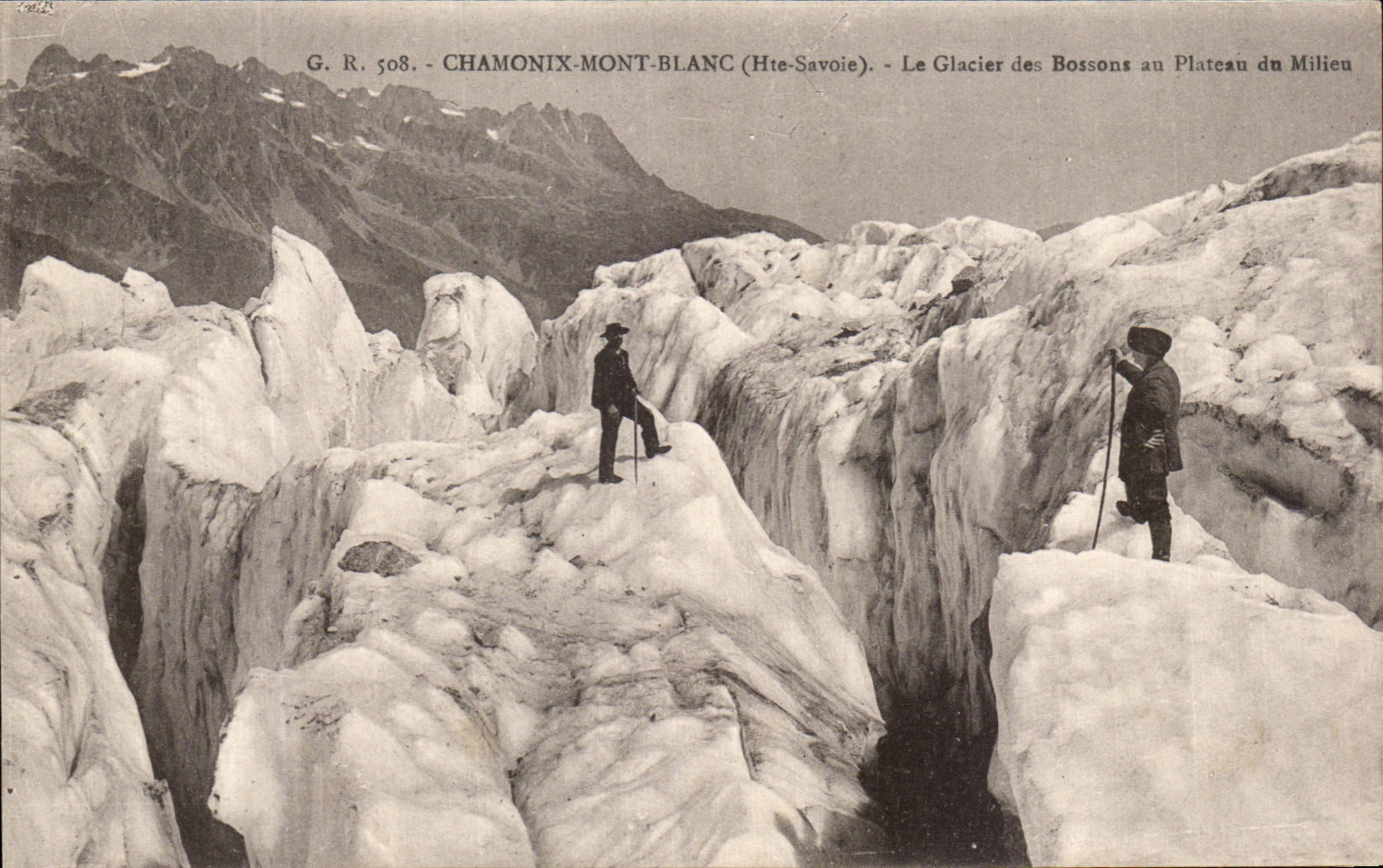 CPA Chamonix Mont Blanc the Glacier of Bossonr to the Plate of the Alpinism Medium