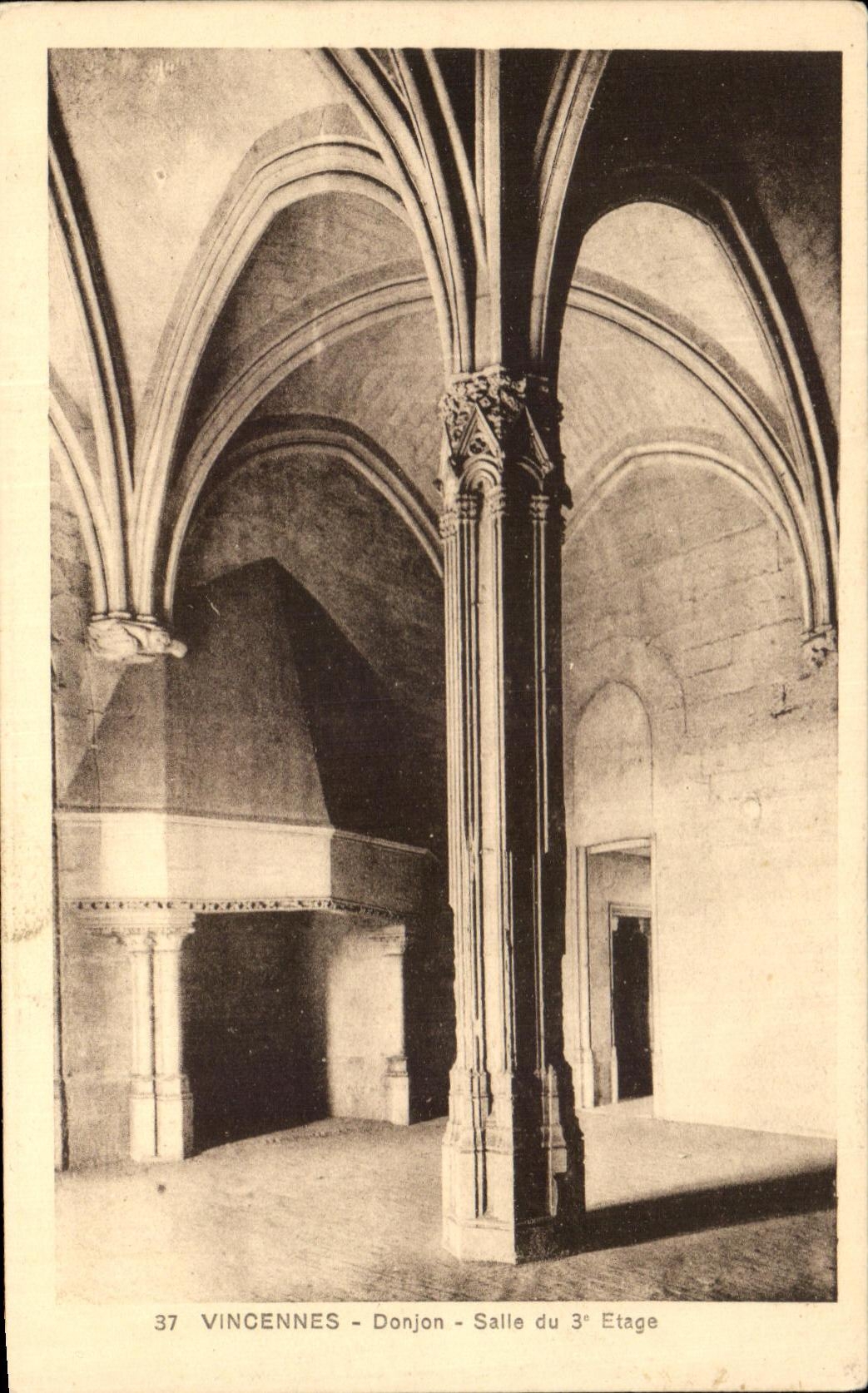 CPA Vincennes Keep Room Of the 3rd Stage