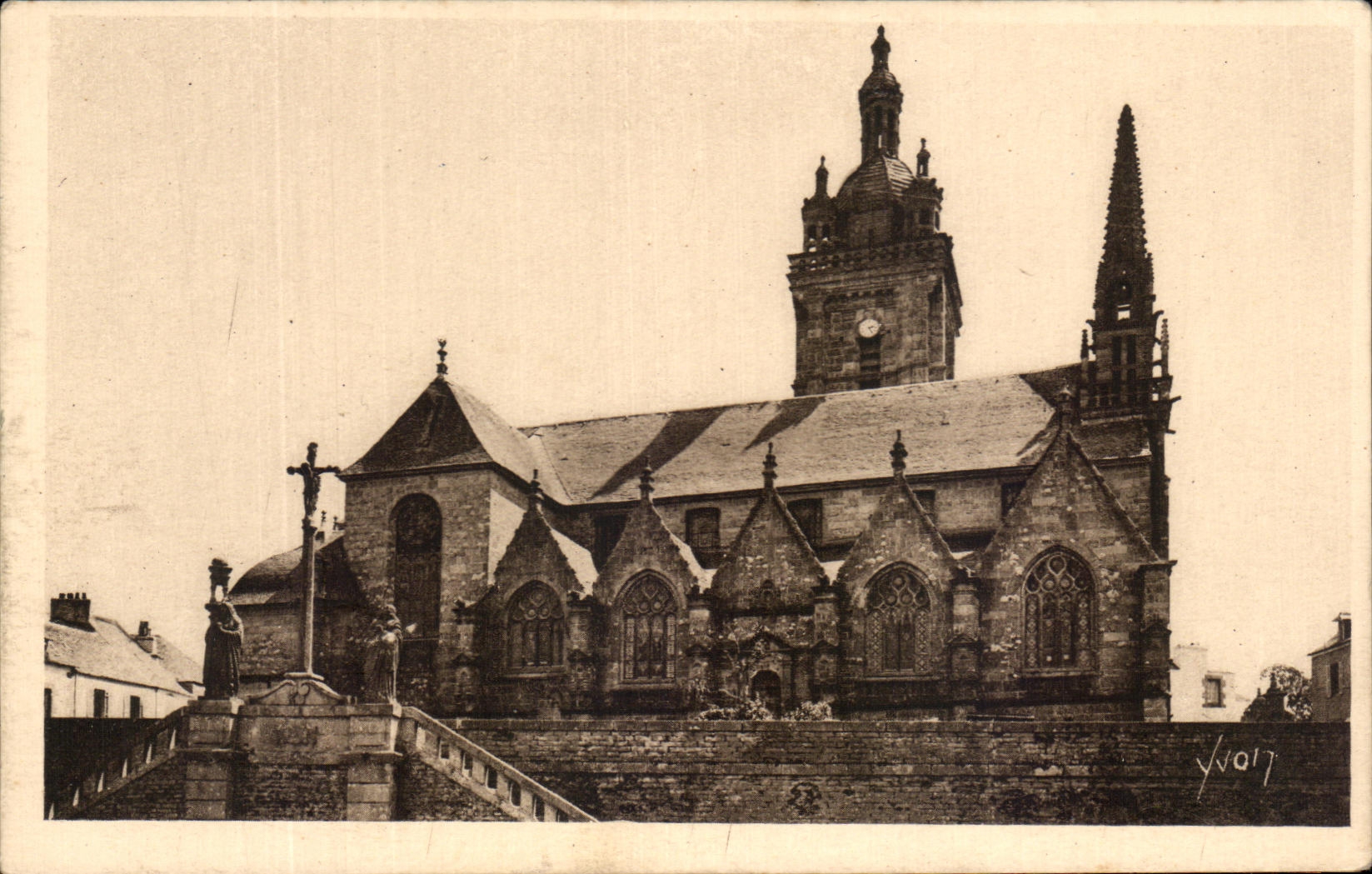 CPA La Douce France Bretagne St Thegonnec L'Eglise