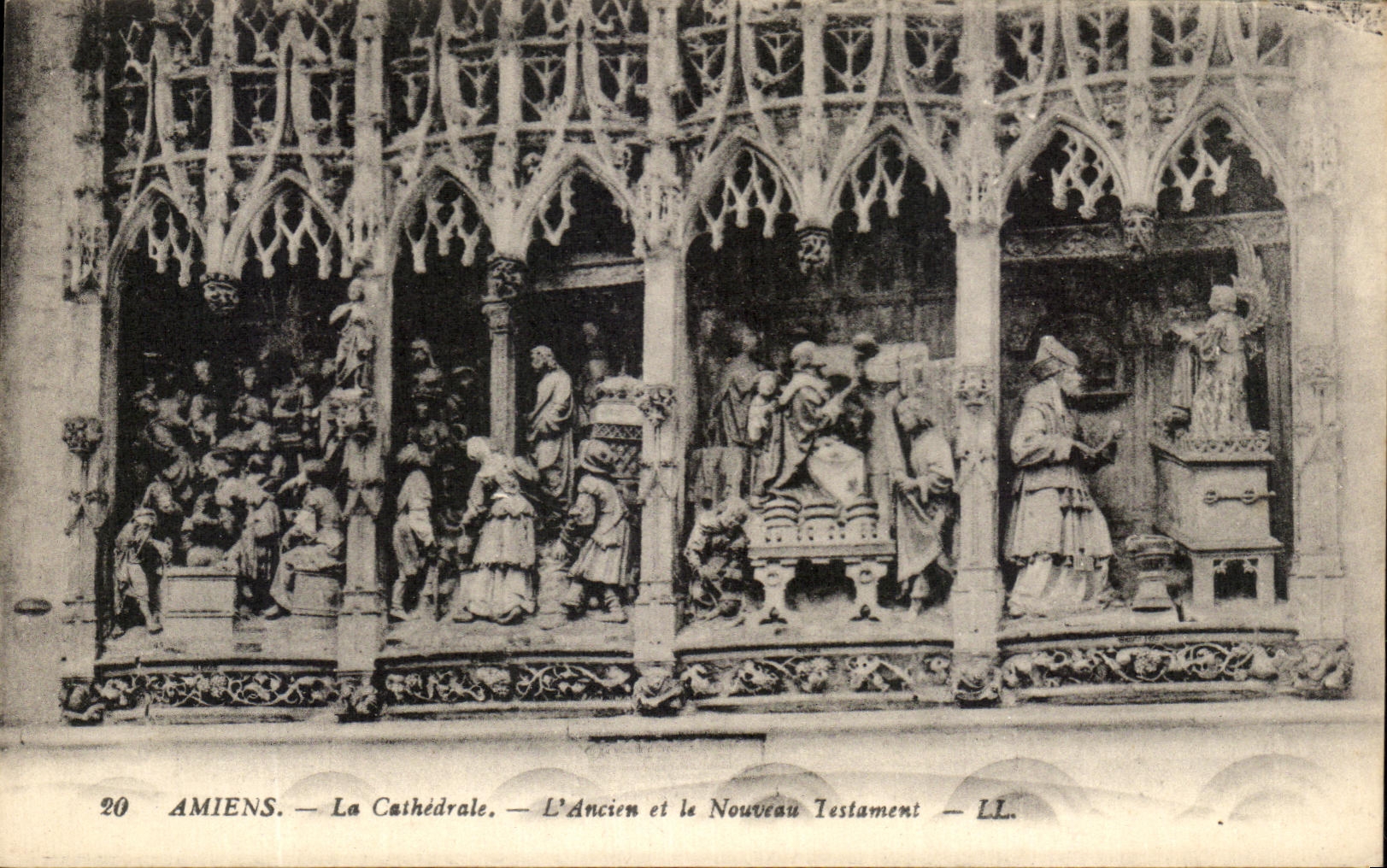 CPA Amiens the Cathedral the Old one and New Testament