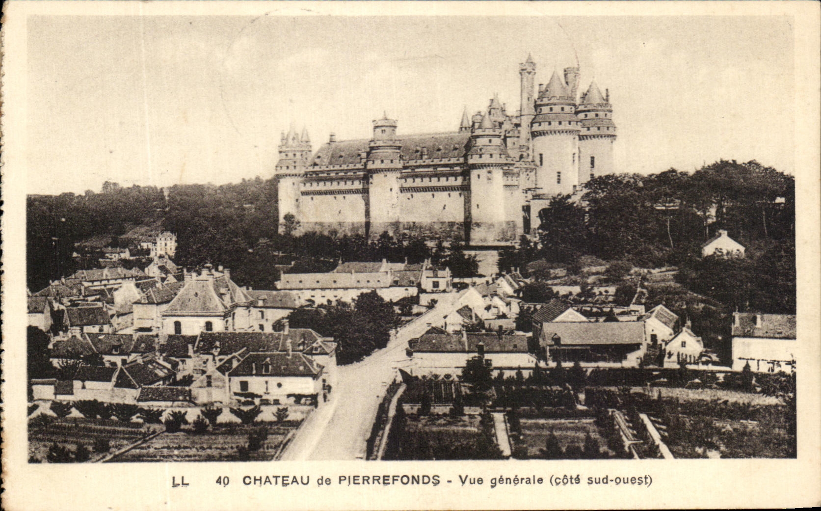 CPA Chateau de Pierrefonds Vue Generale