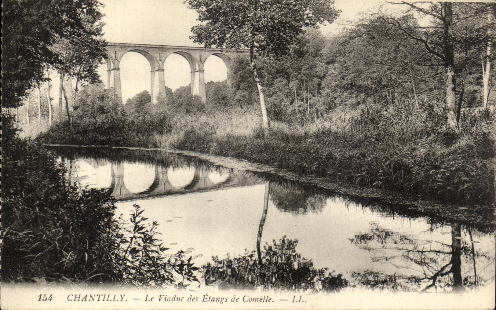 CPA Chantilly Le Viaduc des Etangs de Comelle