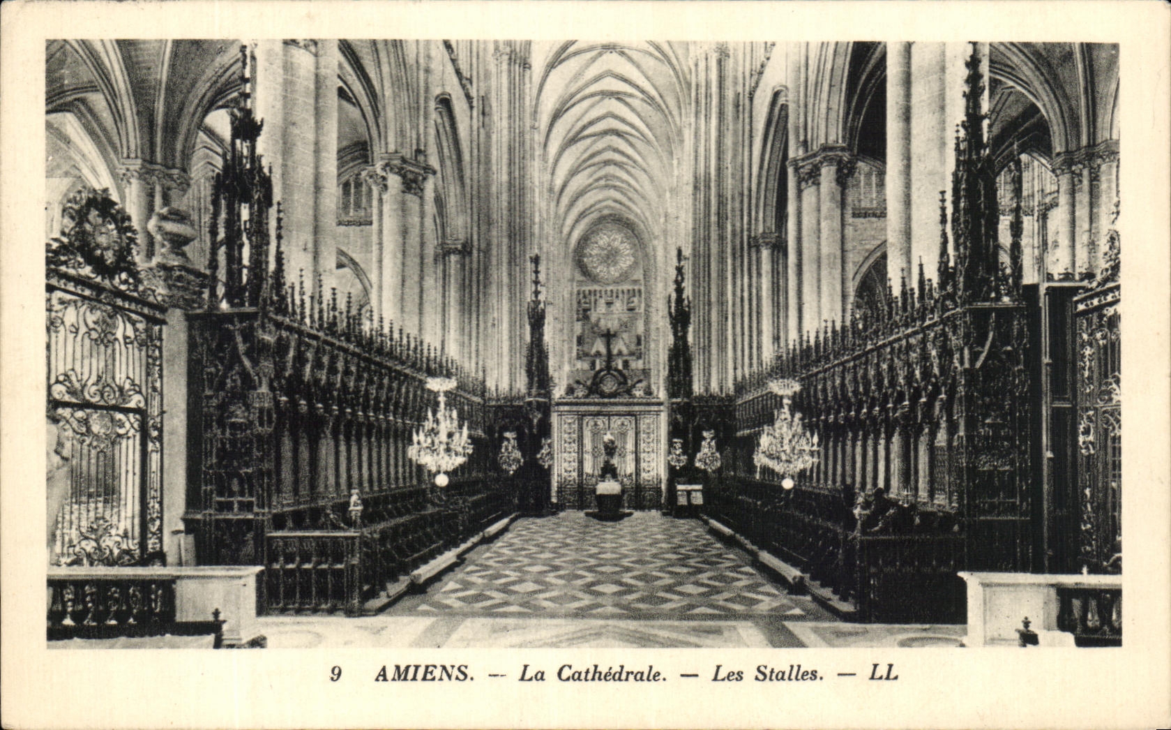 CPA Amiens the Cathedral Stalls