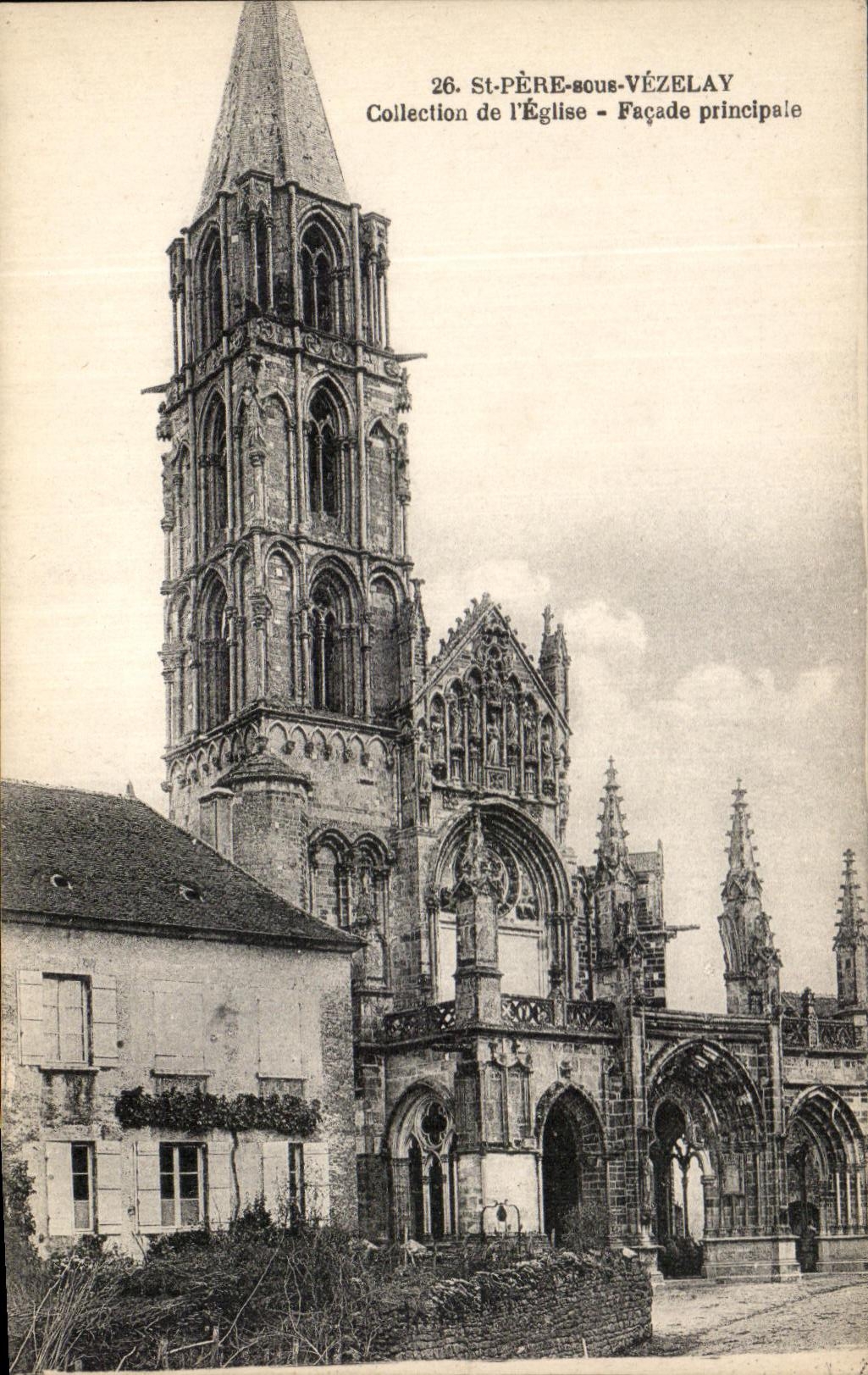 CPA St Father under Vezelay de I' Eglise principal Frontage