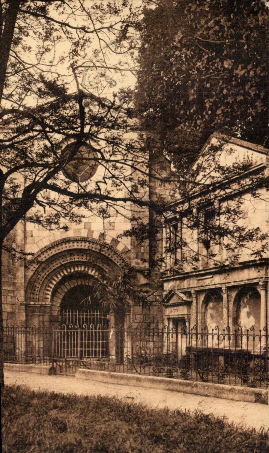 St Gil de la camara acorazada del puente de Varolio de CPA del romance