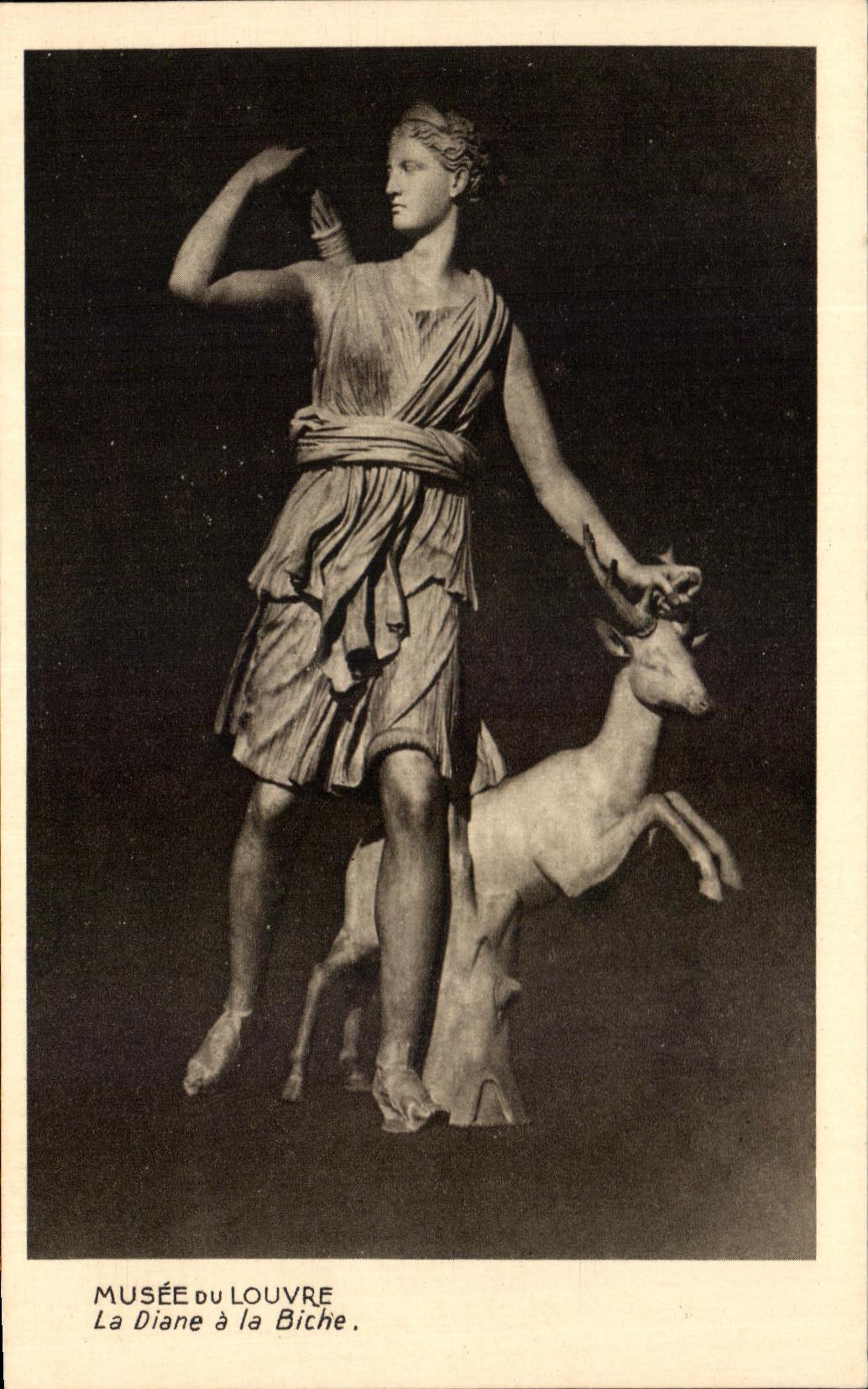 El museo de CPA del Louvre apuesta Diane y el trasero