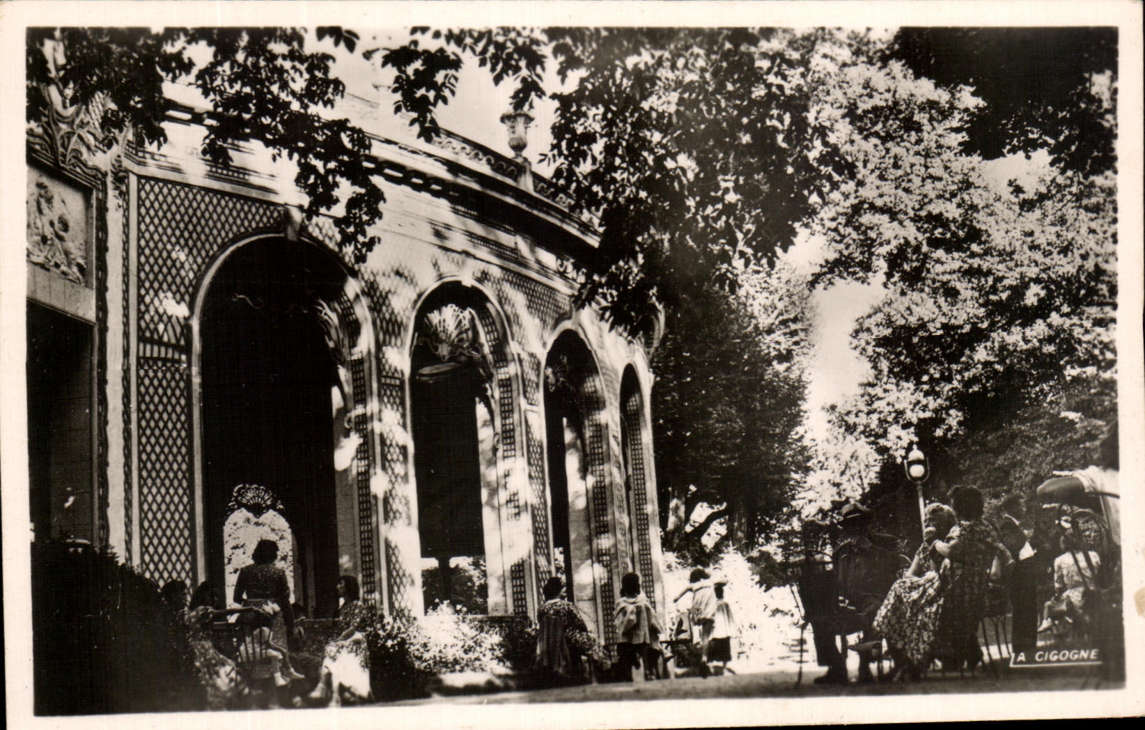 CPSM Vichy Source des Celestins 