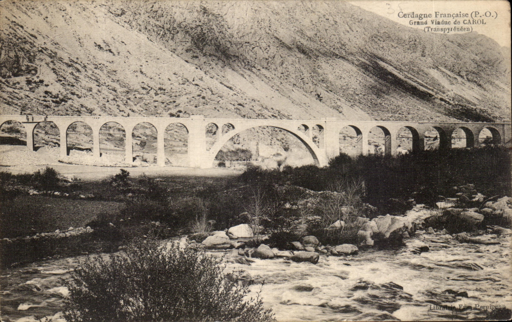 CPA Cerdagne Frenchwoman Large Viaduct da Carol