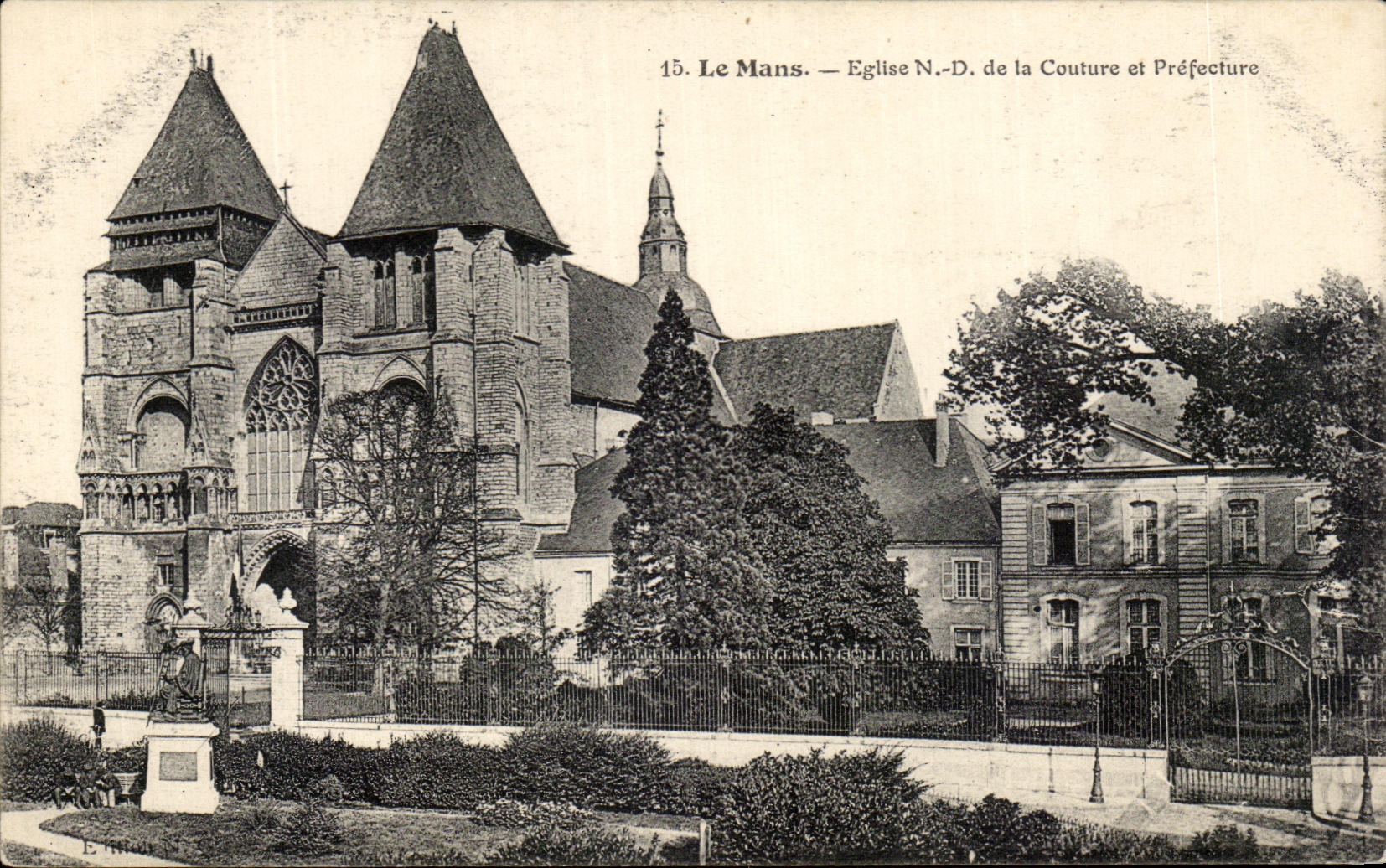 CPA Mans Church NR D of the Seam and Prefecture