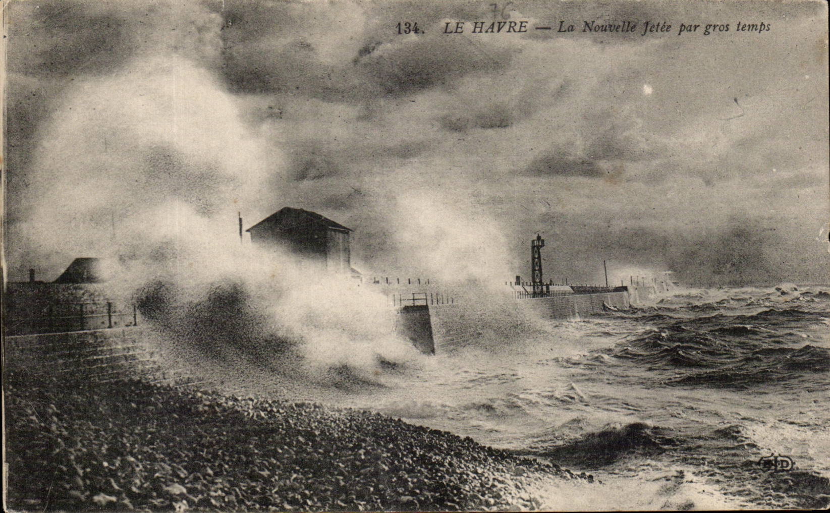 CPA Le Havre the New Pier by heavy weather