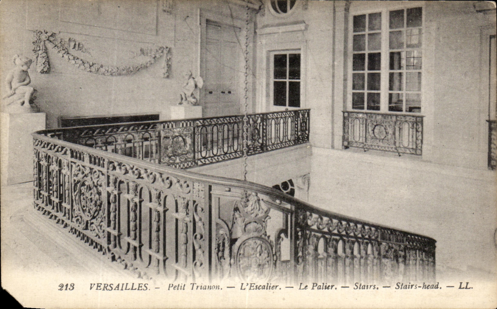 CPA Versailles Petit Trianon L'Escalier Le Palier 