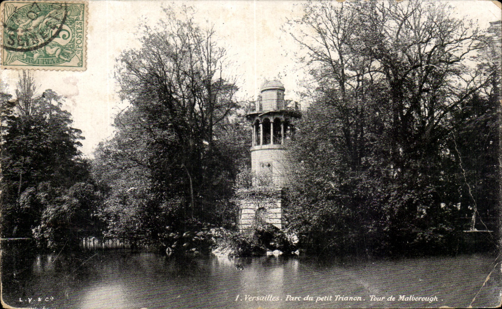 CPA Versailles Parc du Petit Trianon Tour de Malborough