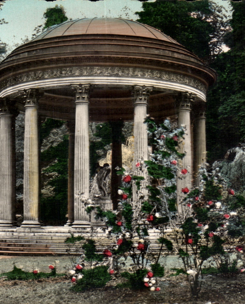 CPA Versailles Et Ses Merveilles Jardins Du Petit Trianon Le temple de l'Amour