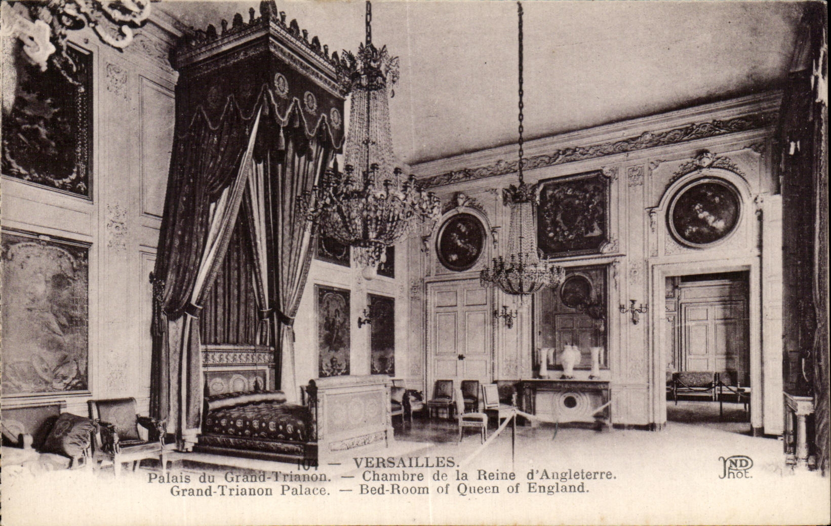 CPA Versailles Palais du Grand Trianon Chambre de la Reine d'Angletere Grand Trianon Place Bed Toom of Queen of England