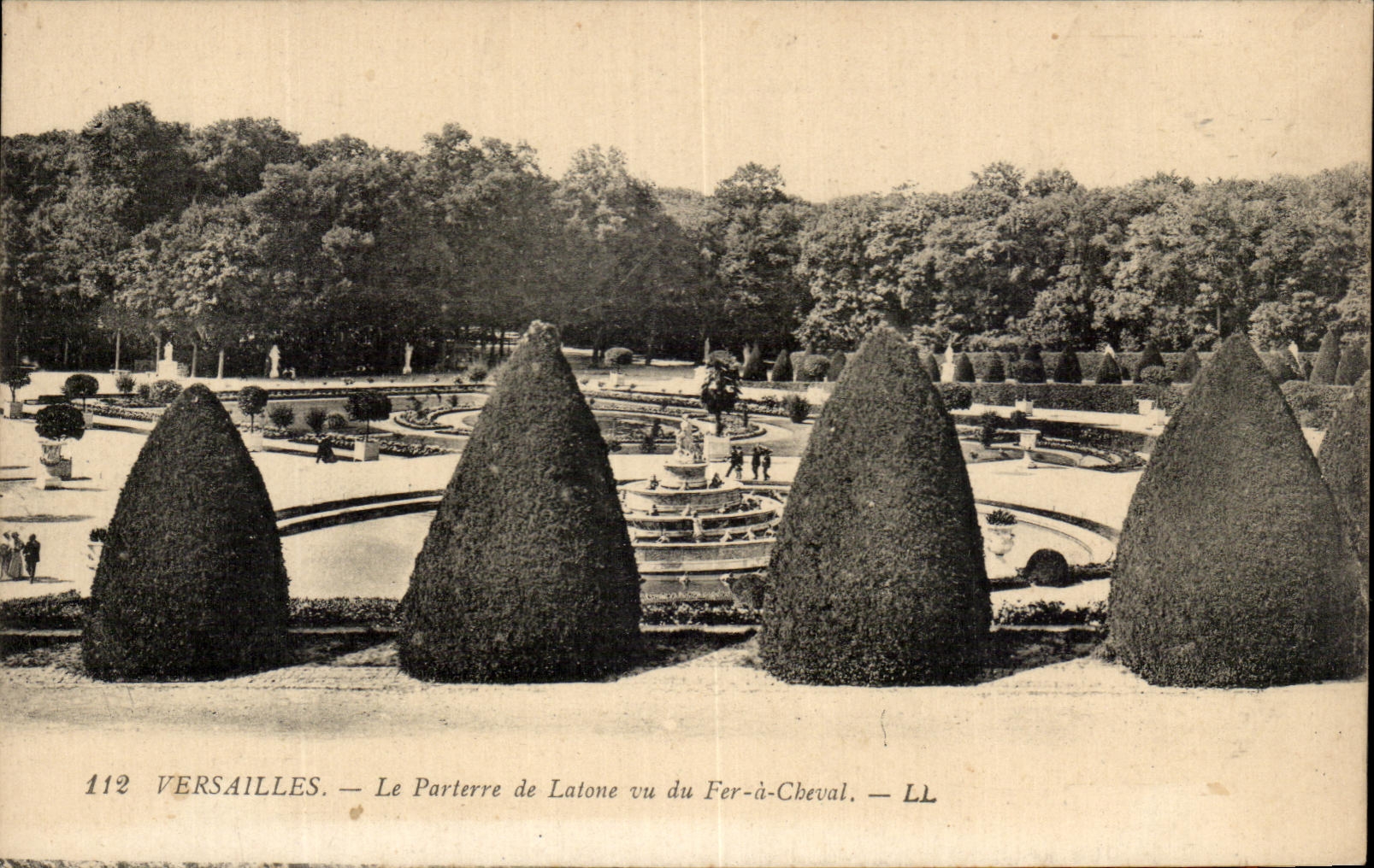 CPA Versailles Le Parterre de Latone vu du Fer a Cheval