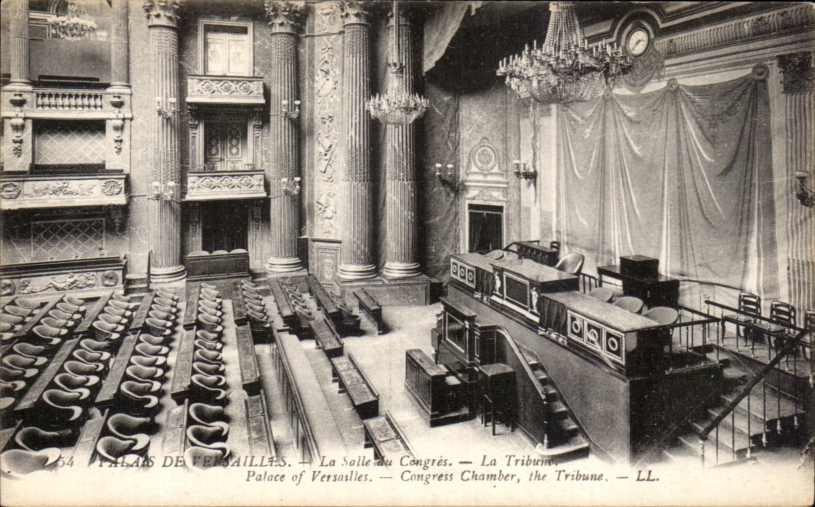 CPA I'Alais De Versailles La Salle du Congres La Tribune 