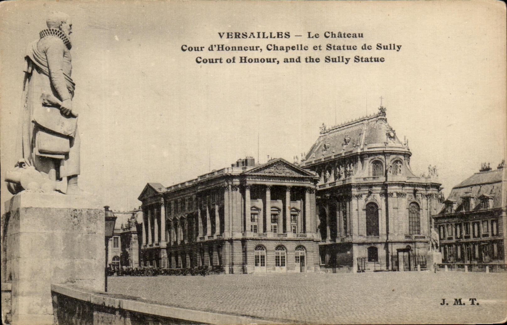 CPA Versailles Le Chateau Cour d'Honneur Chapelle et statue de Sully