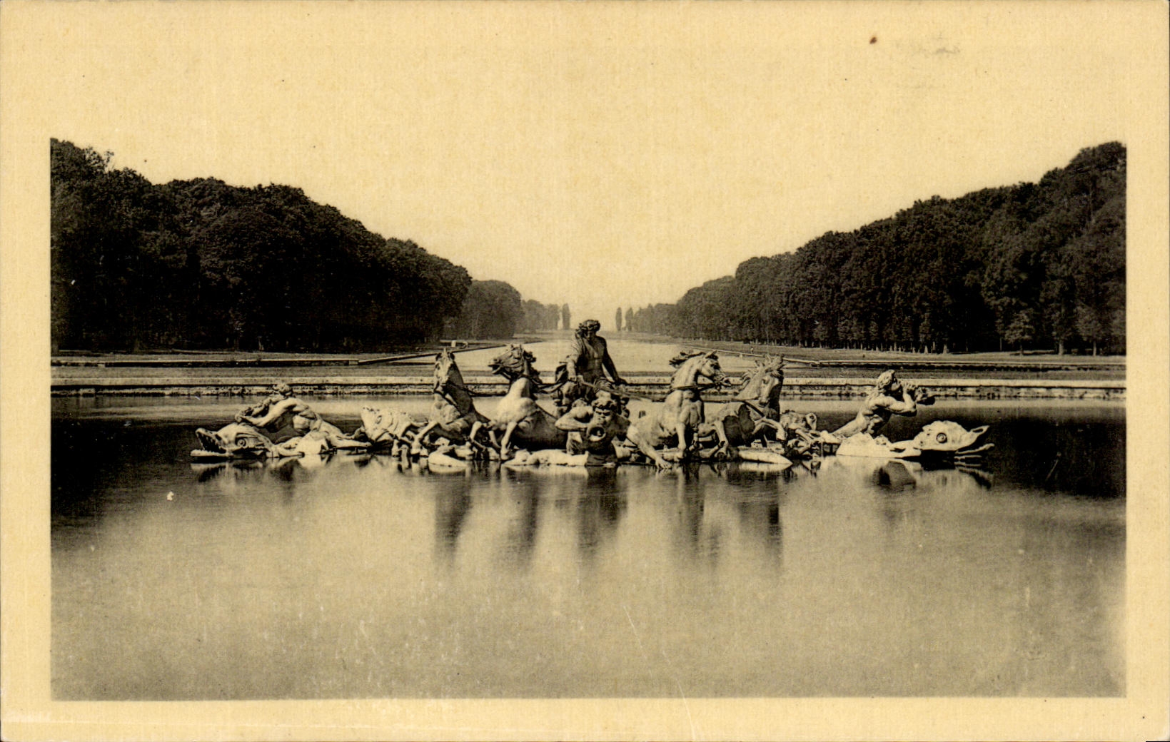 CPA Parc Du Chateau De Versailles Le Bassin D'Apollon