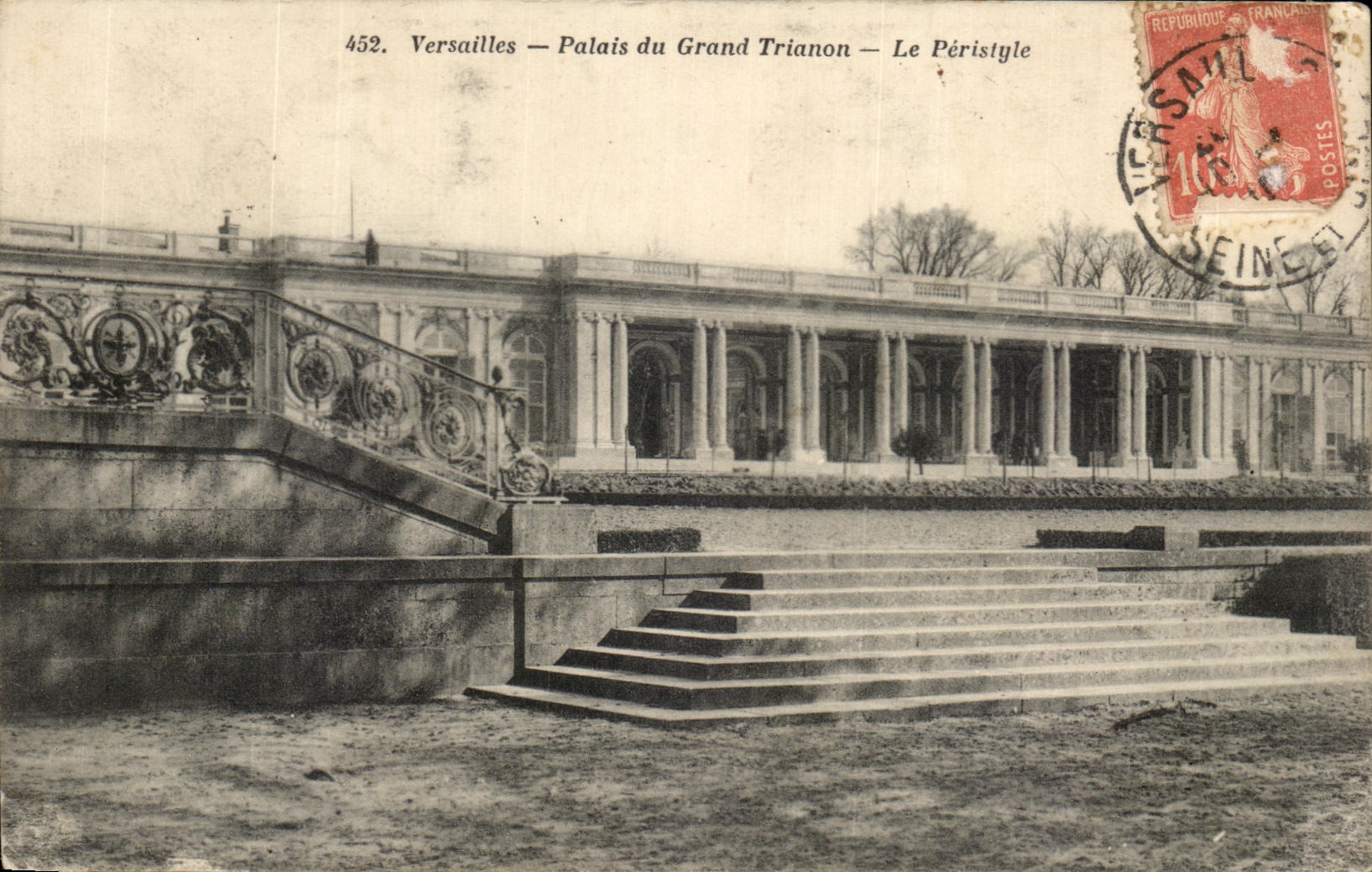 CPA Versailles Palais du Grand Trianon Le Peristyle