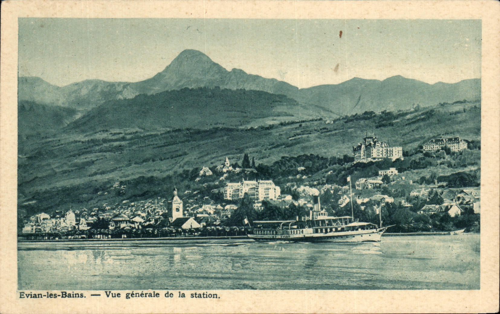 CPA Evian les Bains Seen Genrerale of the Station Boat