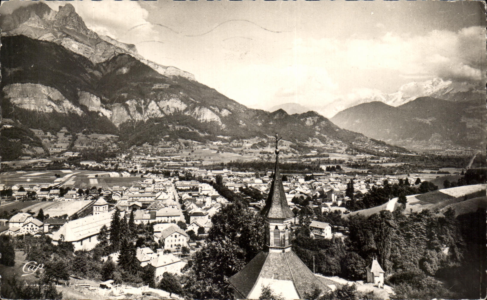 CPA Sallanches Vue Generale Sur Les Aiguilles de Warens et les Aiguilles de Chamoinx