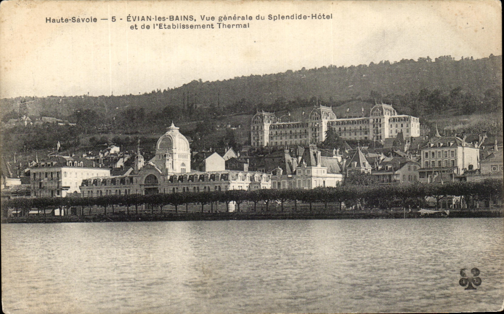 CPA Evian Les Bains View of the Splendid Hotel and the Hydropathic establishment