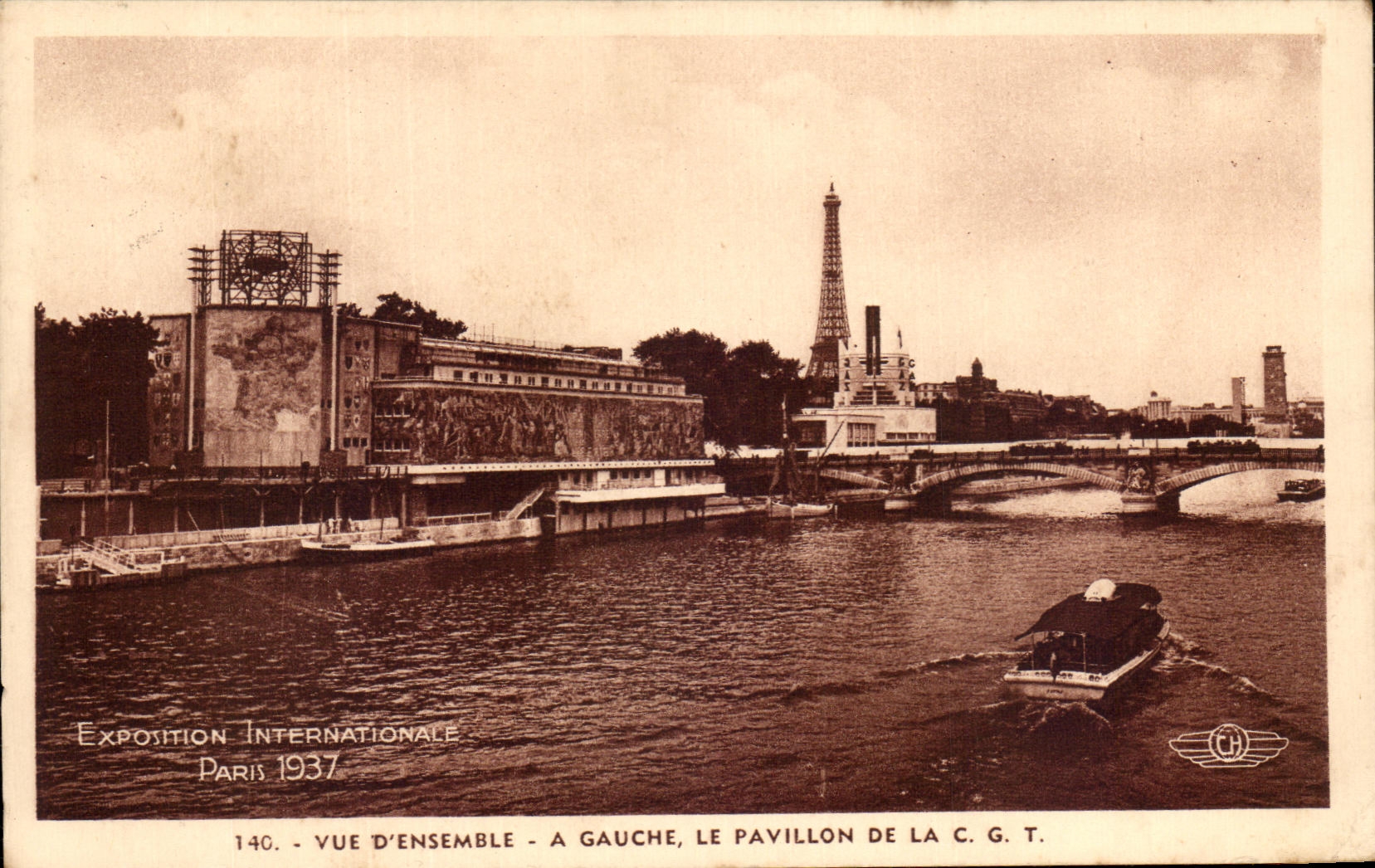 Overall picture CPA On the left the House Of the CGT Fair international Paris 1937 Eiffel Tower