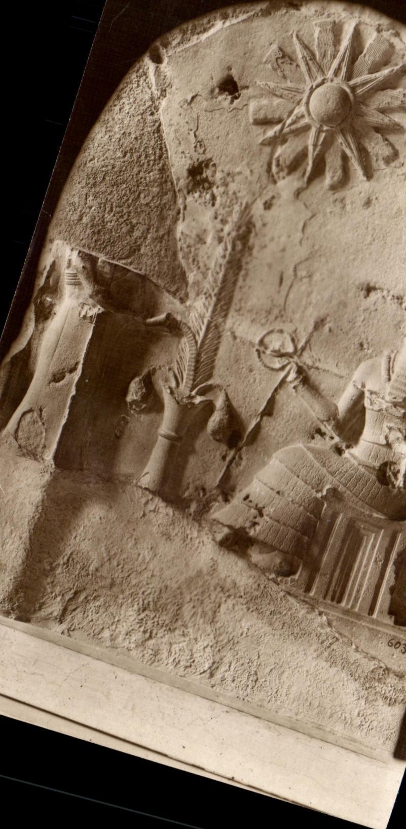 CPA Louvre Character sprinkling a flower sacree in front of God