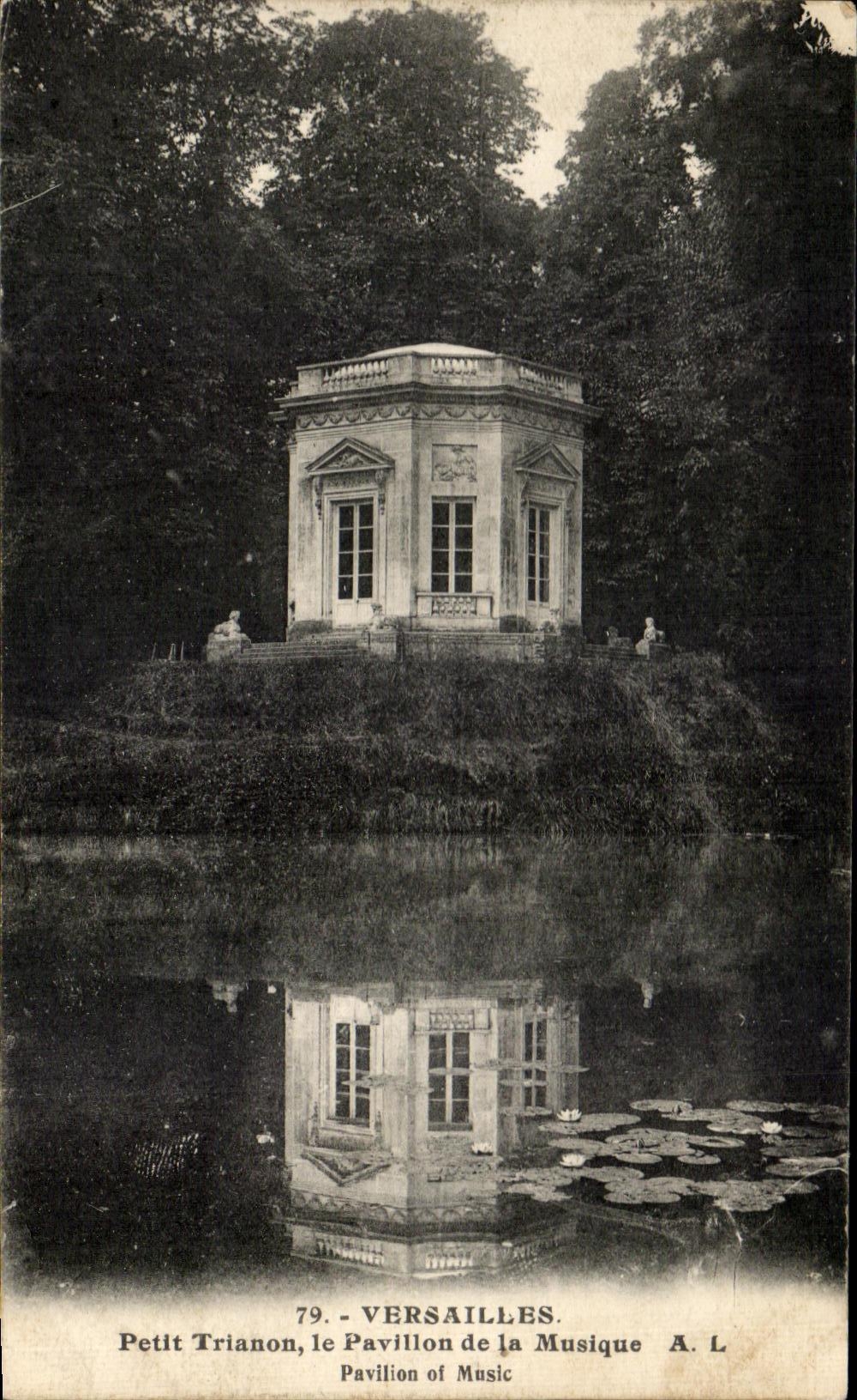 CPA Versailles Petit Trianon Le Pavillon De La Musique 