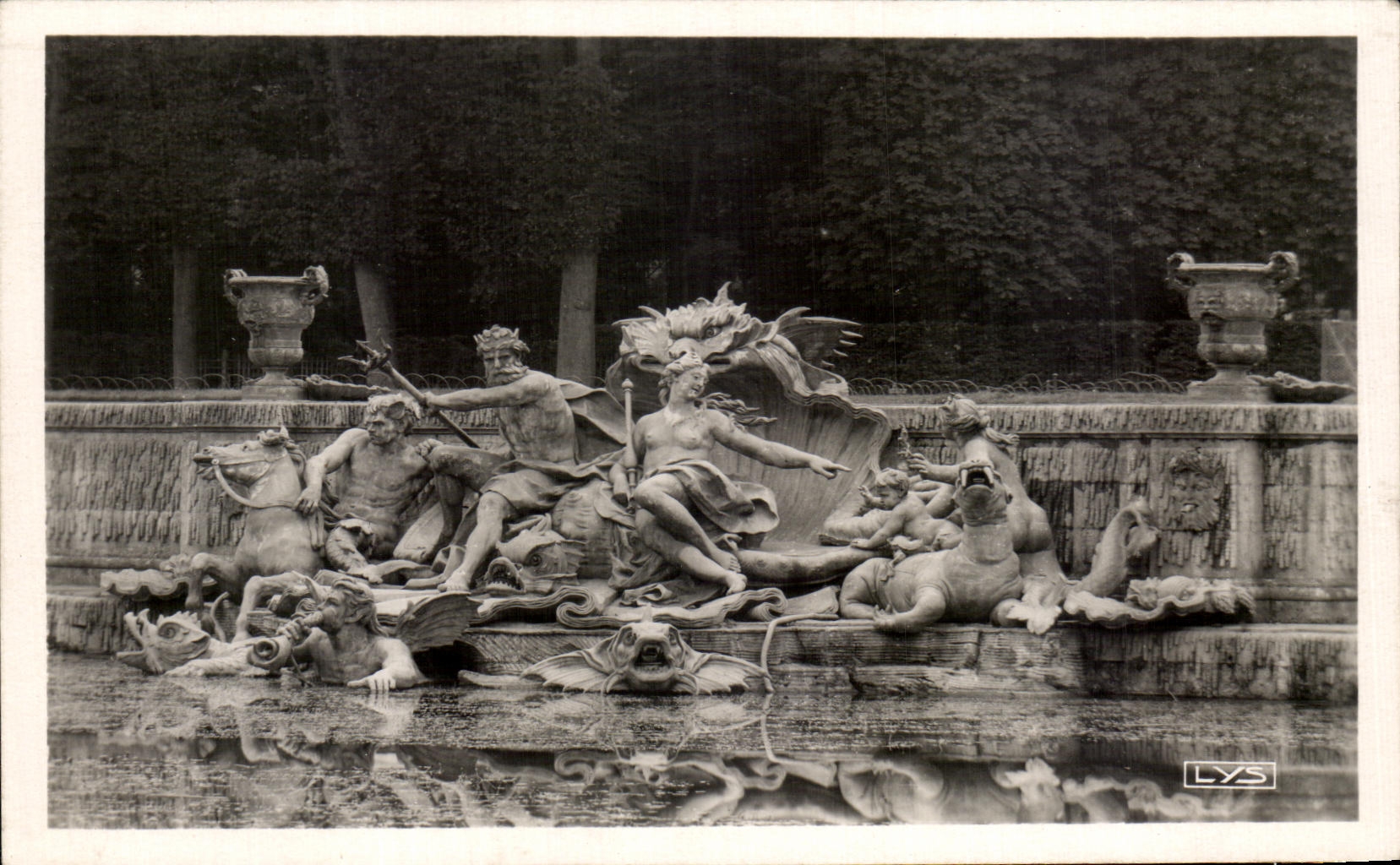 CPA Versailles Bassin De Neptune Neptune Et Amphitrite 