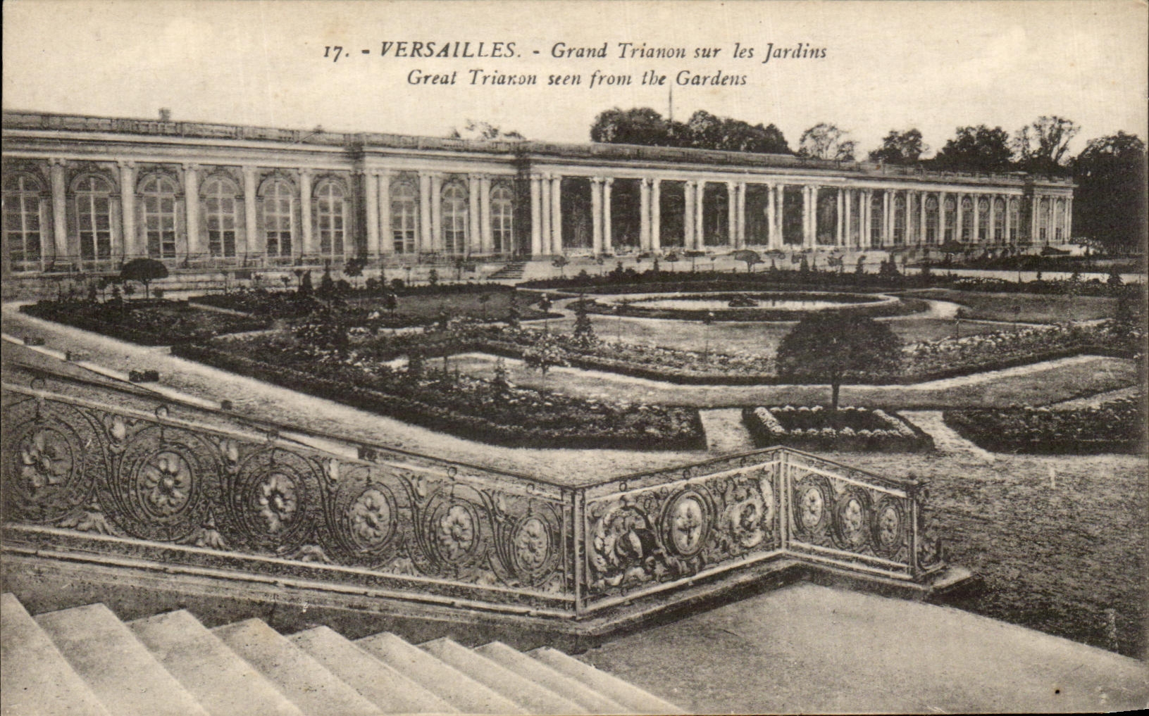 CPA Versailles Grand Trianon Sur Les Jardins 