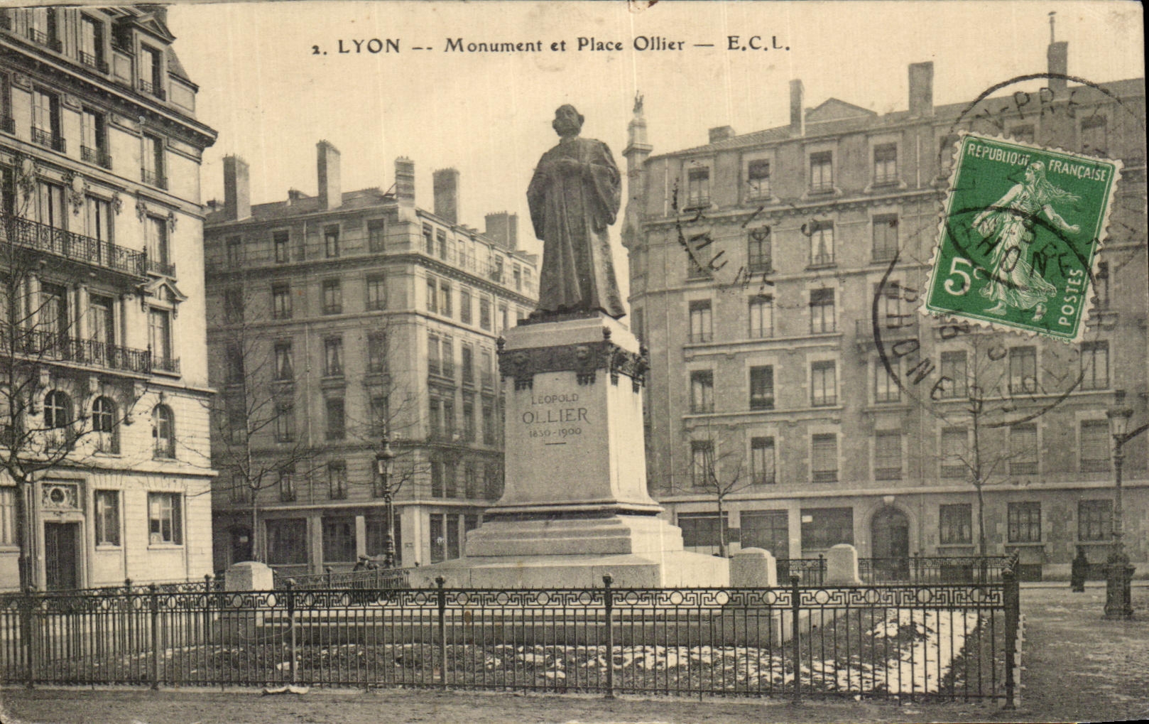 CPA Lyon Monument And Ollier Place