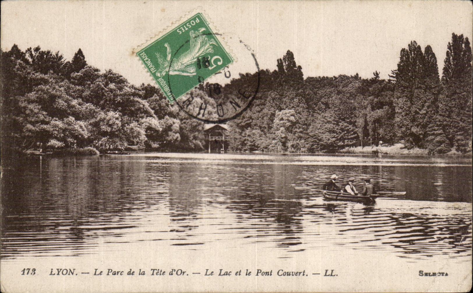 CPA Lyon the Park Of the Gold Head the Lake And the Covered Bridge