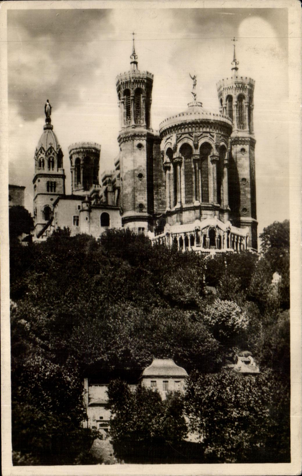 CPA Lyon Apse of the Basilica of Fourviere