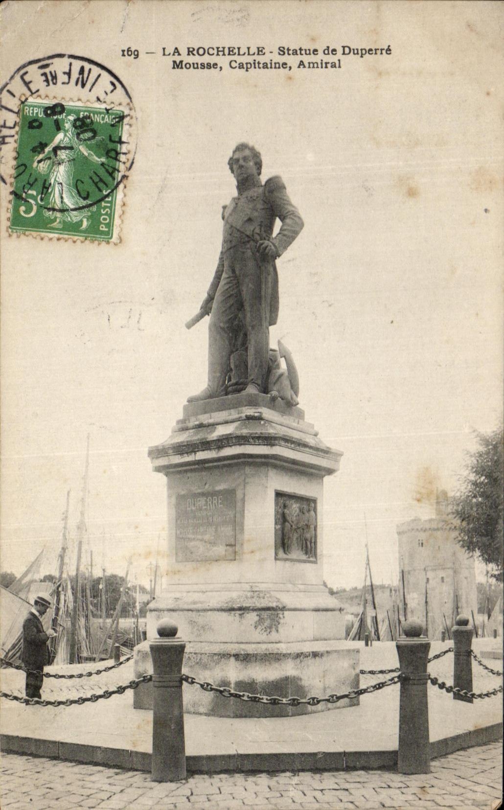 Capitan almirante de CPA La Rochelle Statue De Duperre Mousee