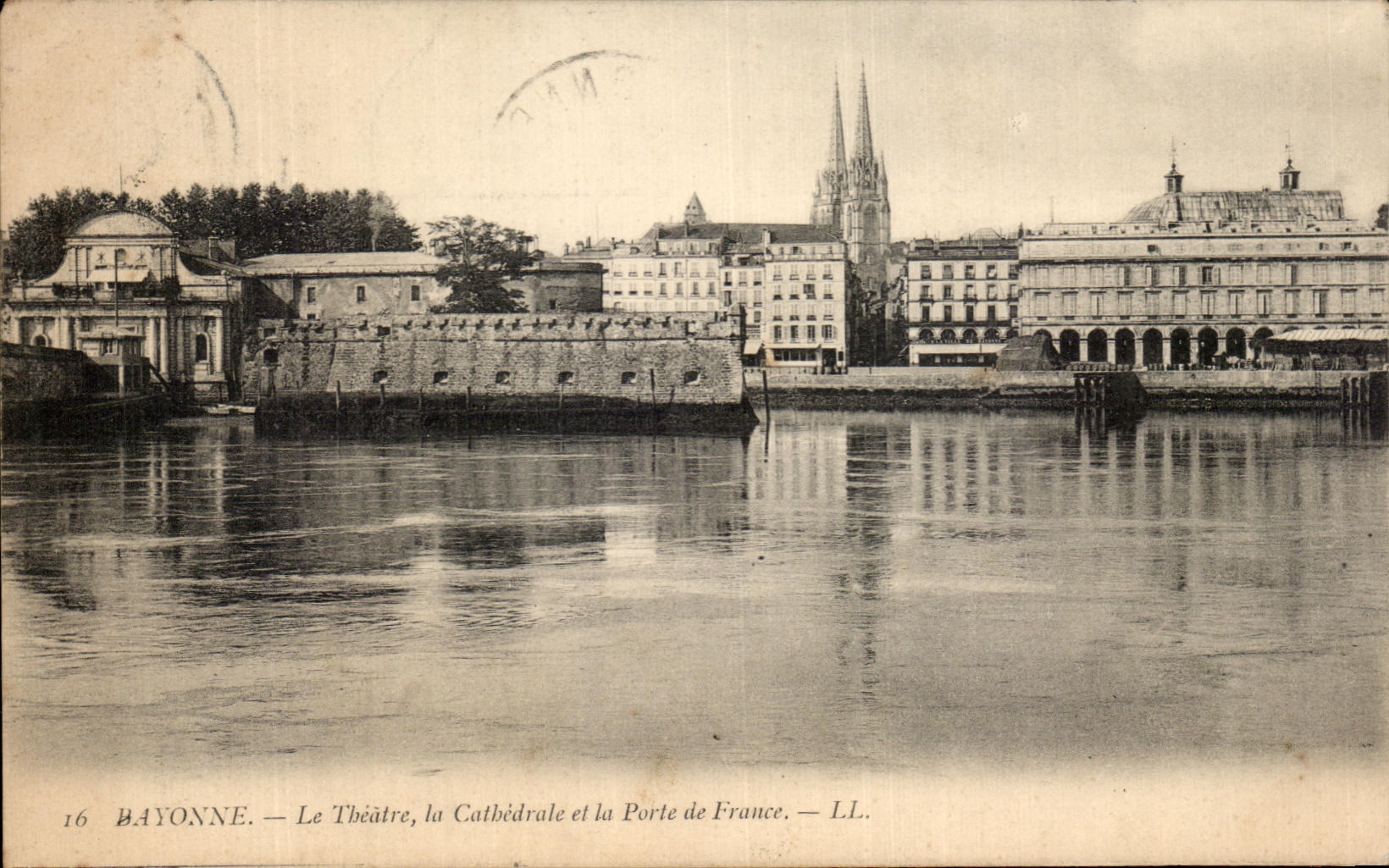 CPA Bayonne the Theater the Cathedral the Gate Of France