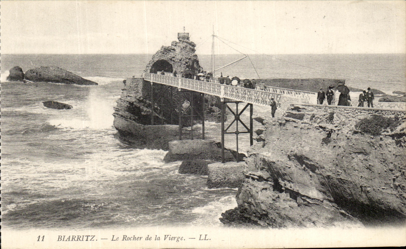 CPA Biarritz Le Rocher de la Vierge