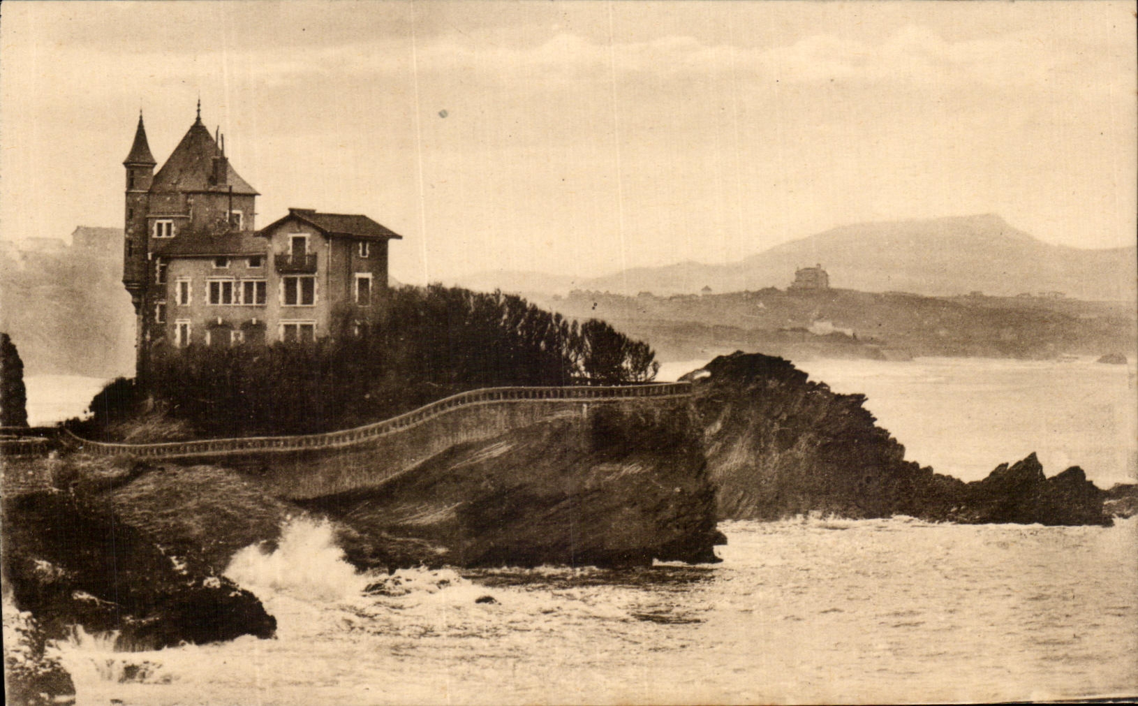CPA Biarritz Chateau Et La Rhune