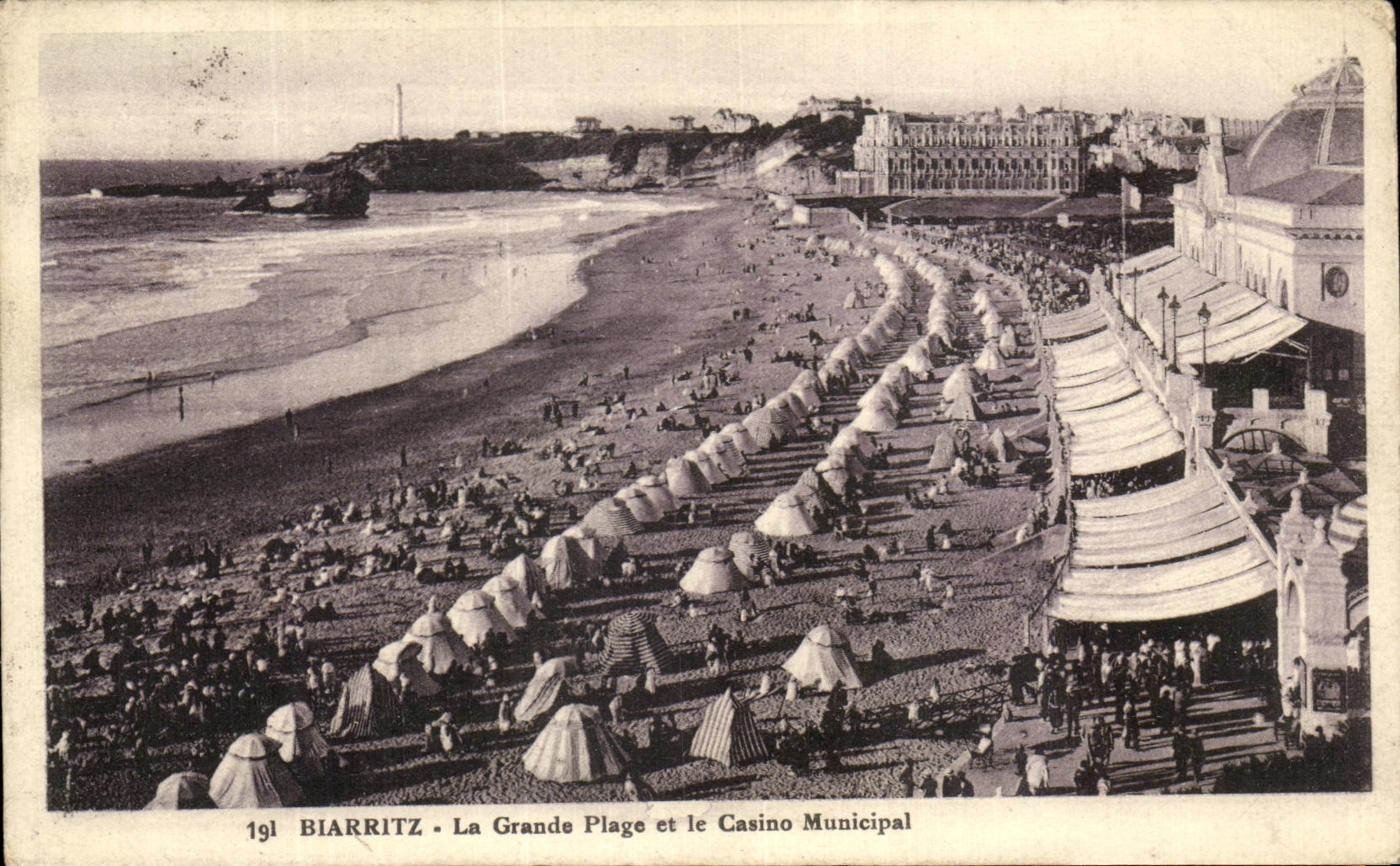 CPA Biarritz La Grande Plage Et Le Casino Municipal