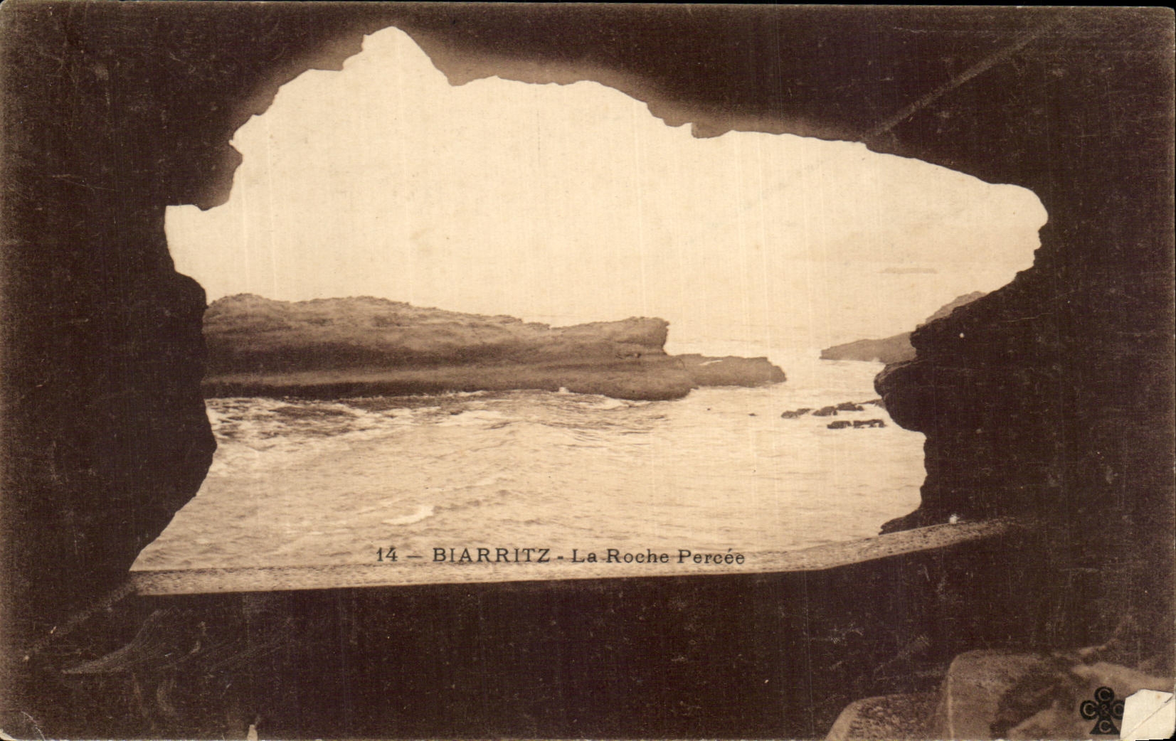 CPA Biarritz La Roche Percee