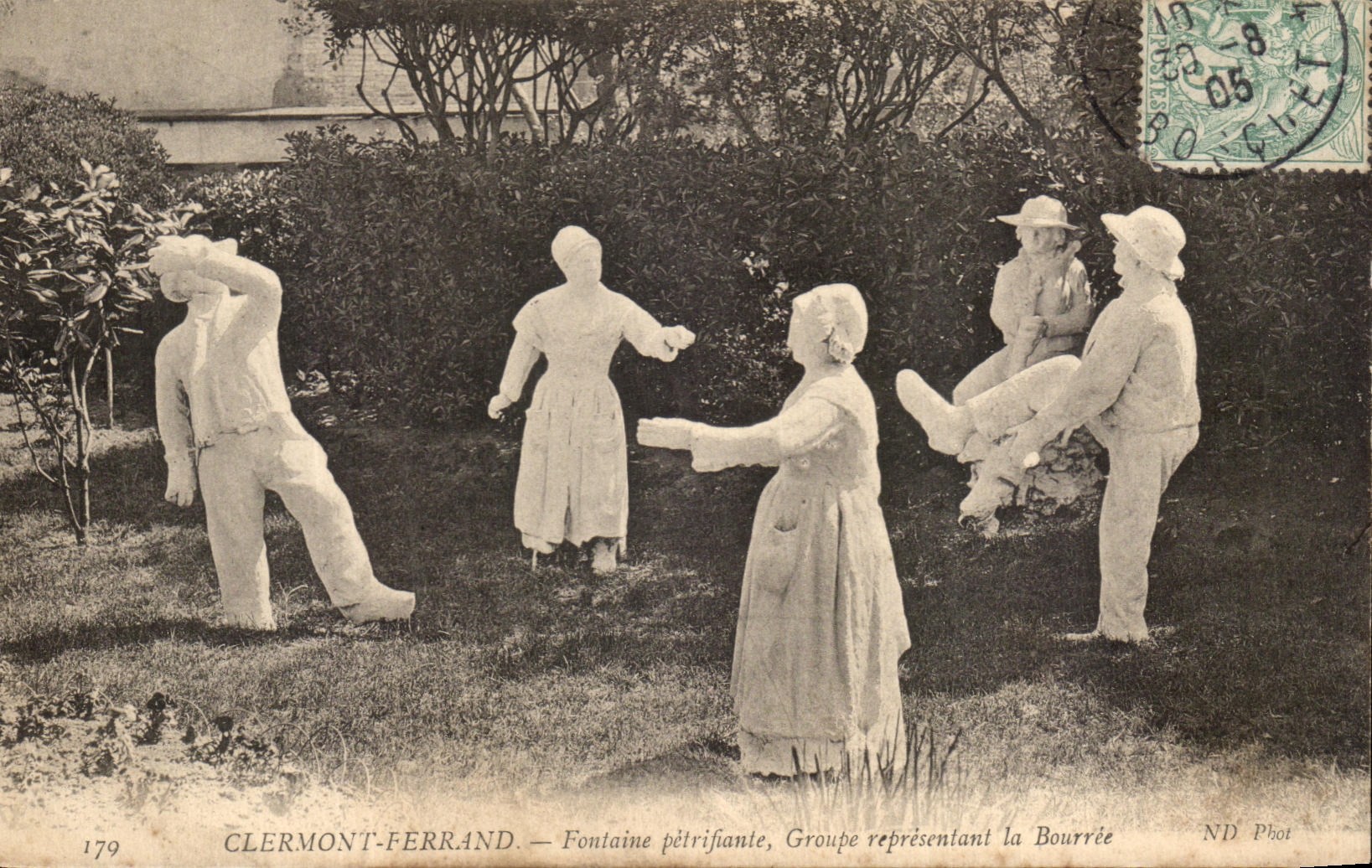 CPA Clermont Ferrand Fontaine Petrifying Groups Representing The bourree
