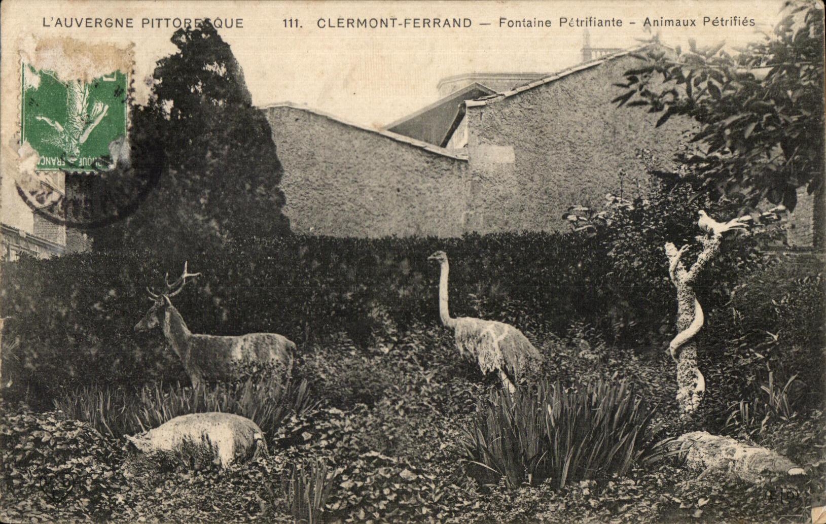 CPA Auvergne Pittoreeque Clermont Ferrand Fontaine Petrifying Animals Petrify Ostrich Hind
