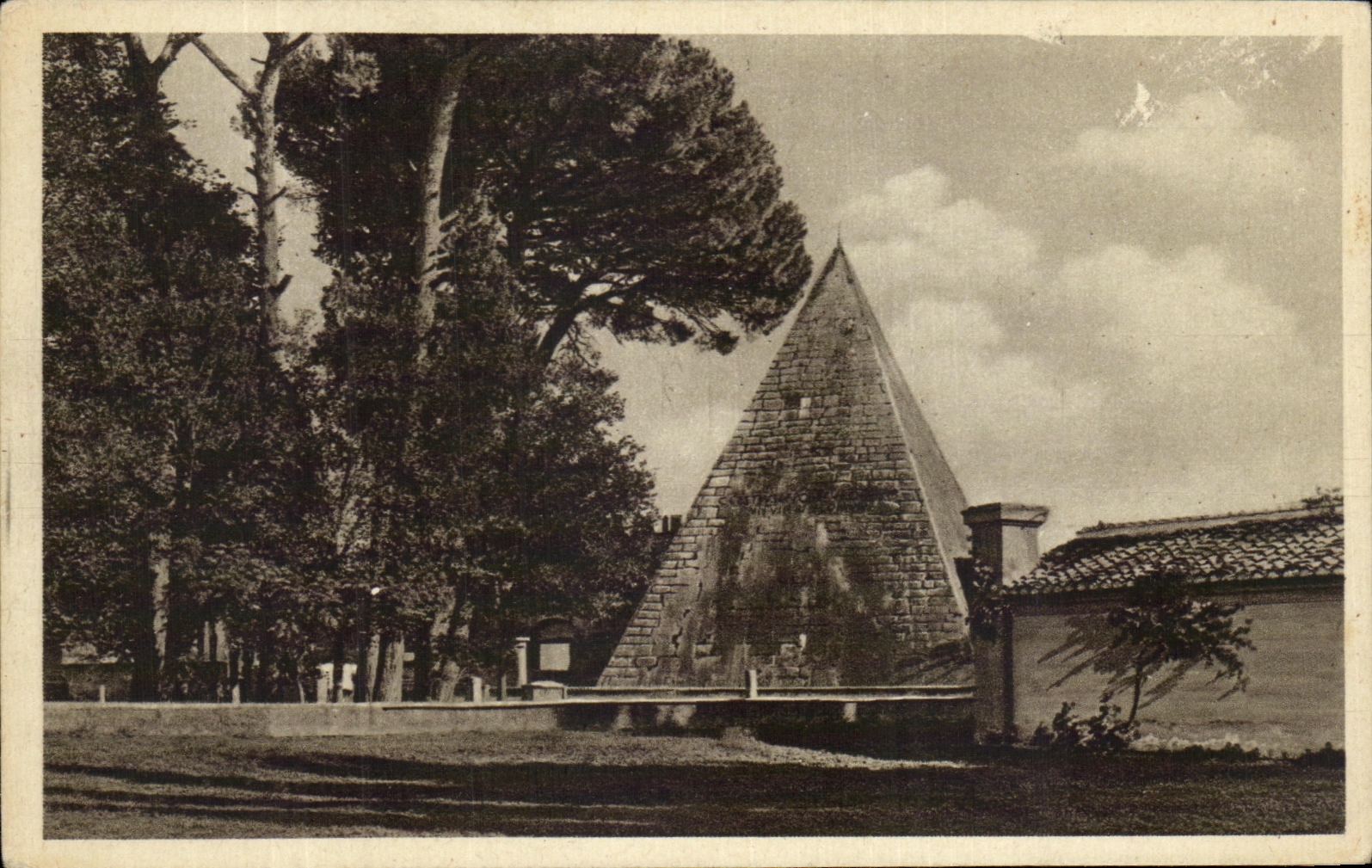 CPA Italie Roma Piramide di Calo Cestlo