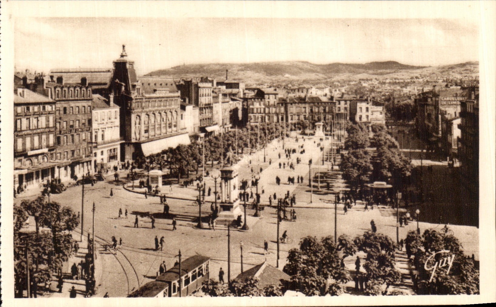 CPA Clermont Ferrand Places De Jaude