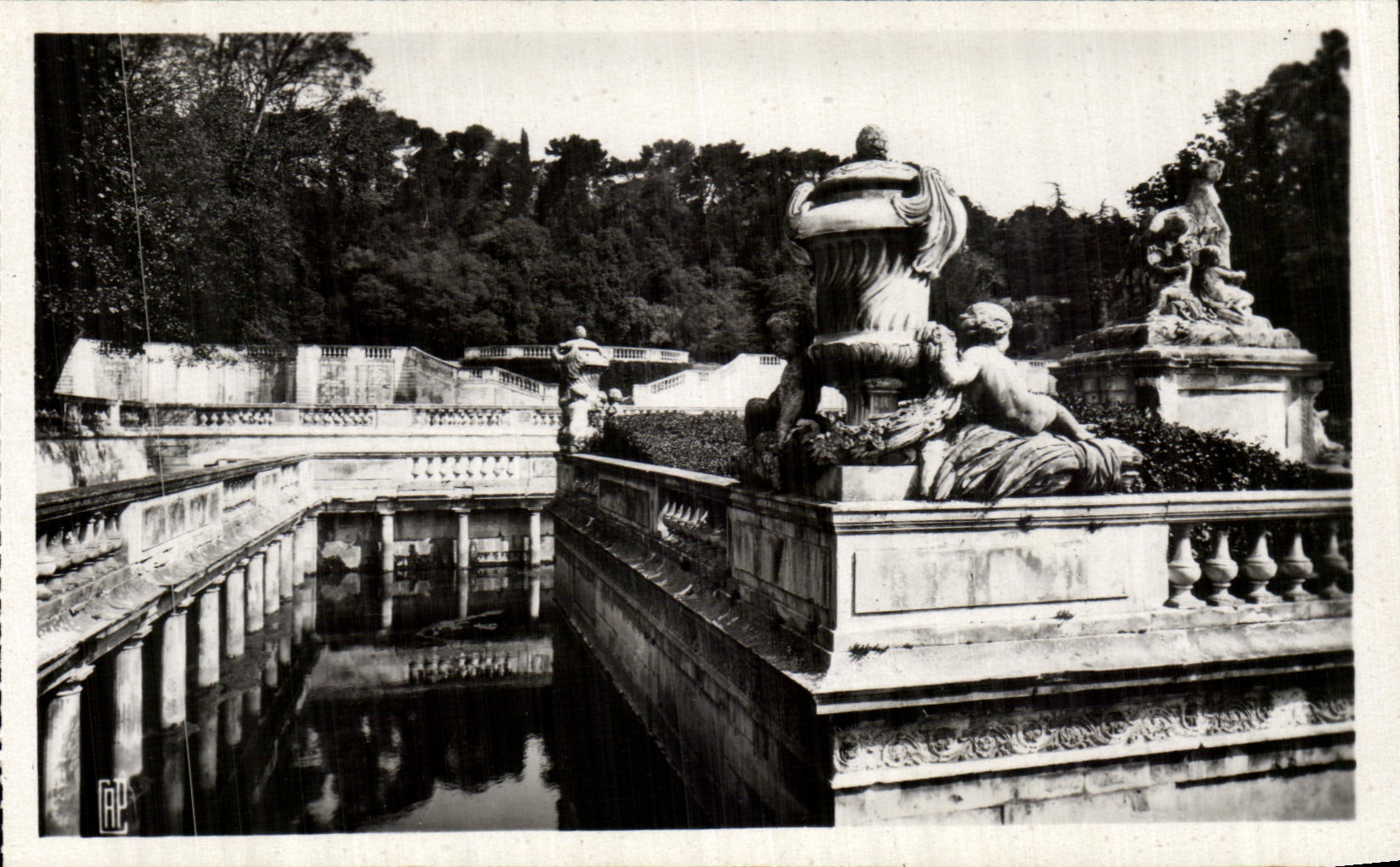 CPA Nimes Gardens of the Fountain Roman Baths