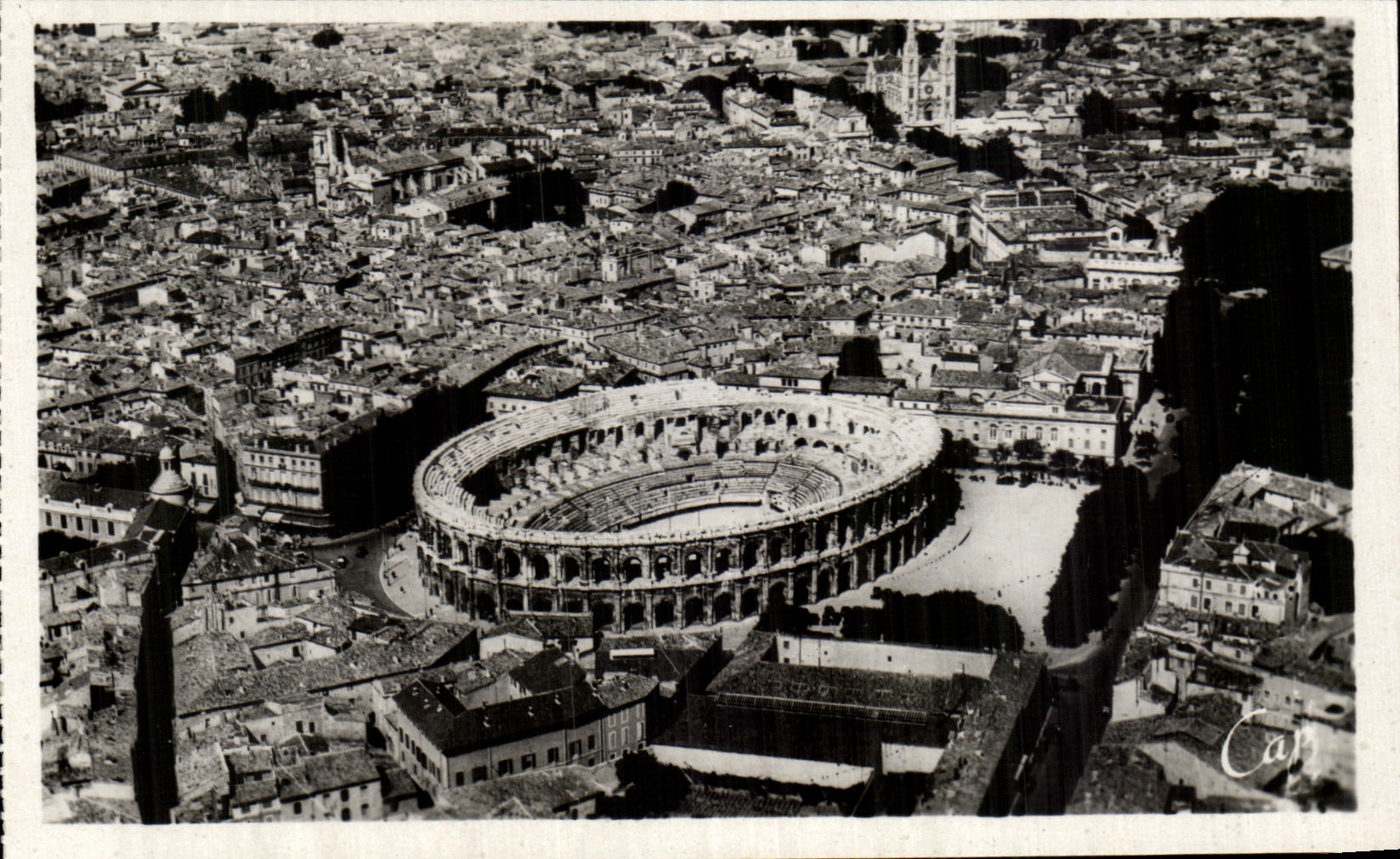 CPA Nimes vista en arena y la ciudad admitida el plano